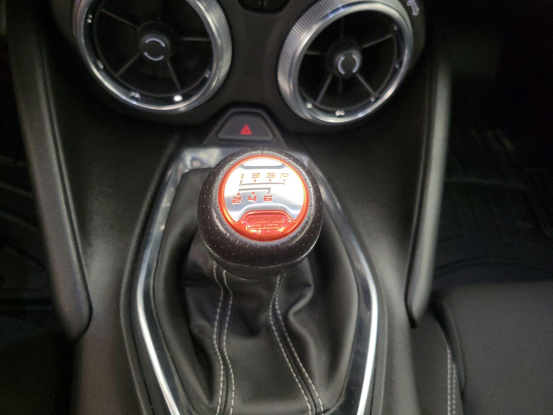 Thumbnail: 2019 Chevrolet Camaro - 16