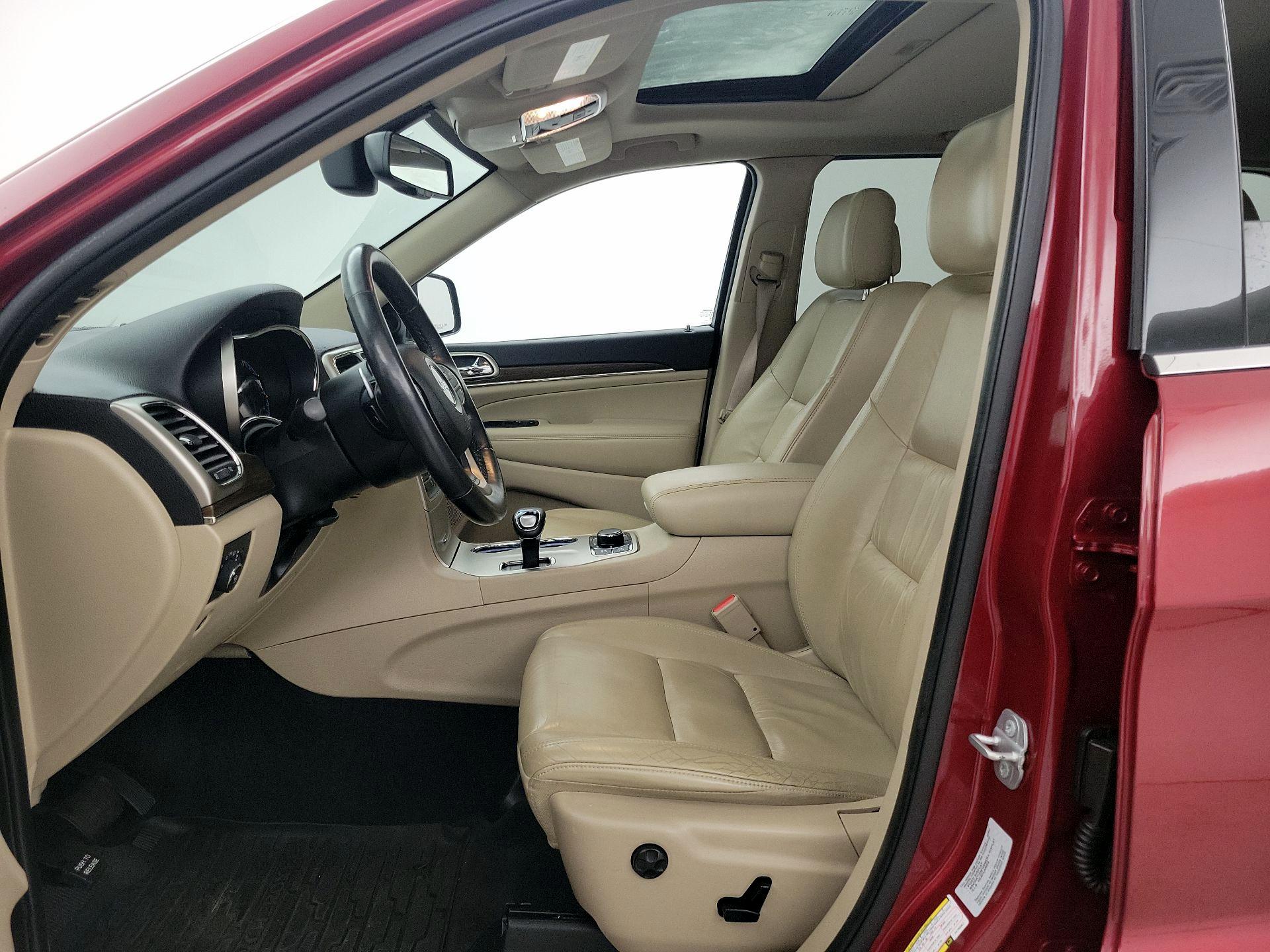 Thumbnail: 2015 Jeep Grand Cherokee - 11