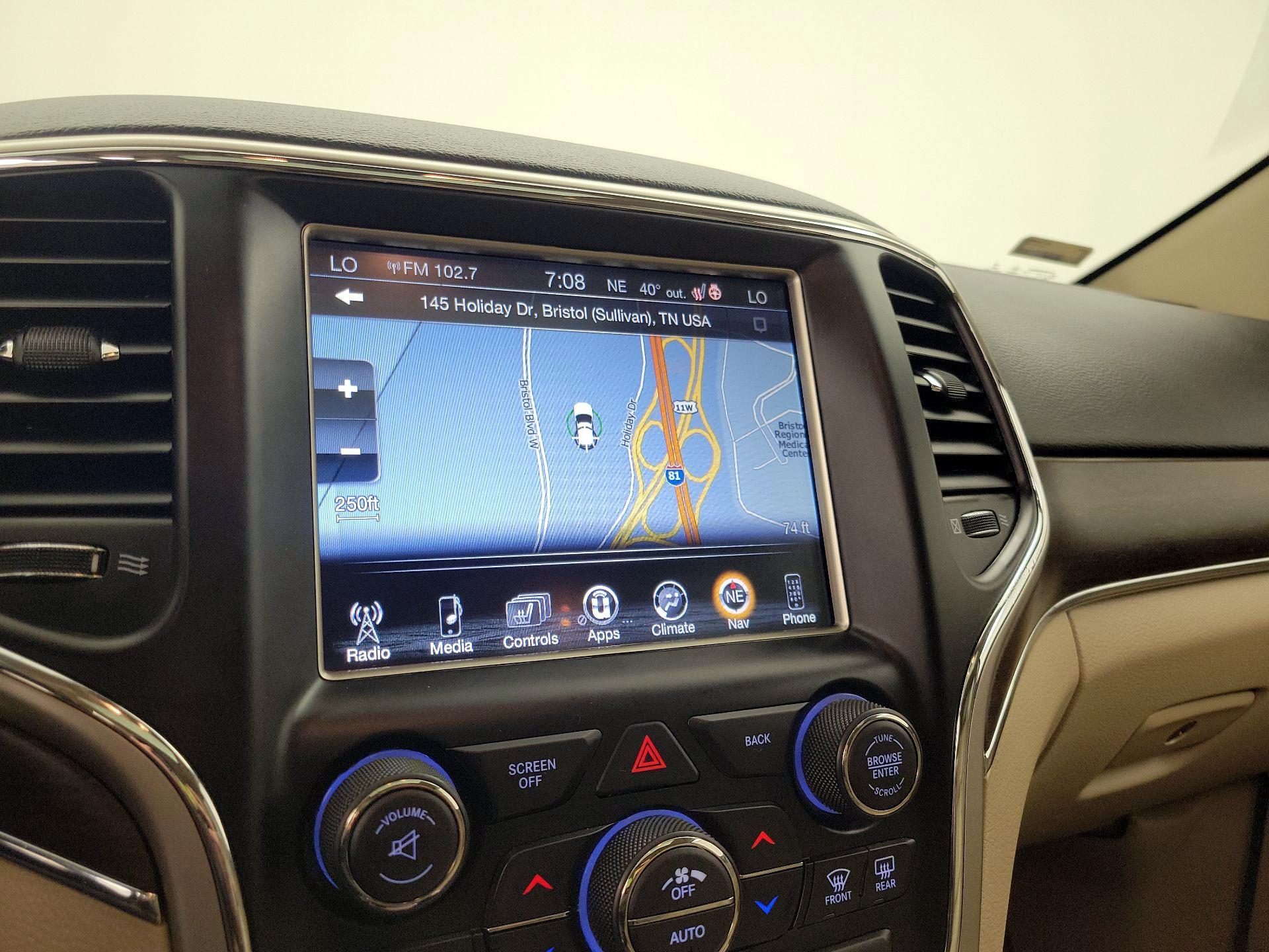 Thumbnail: 2015 Jeep Grand Cherokee - 14