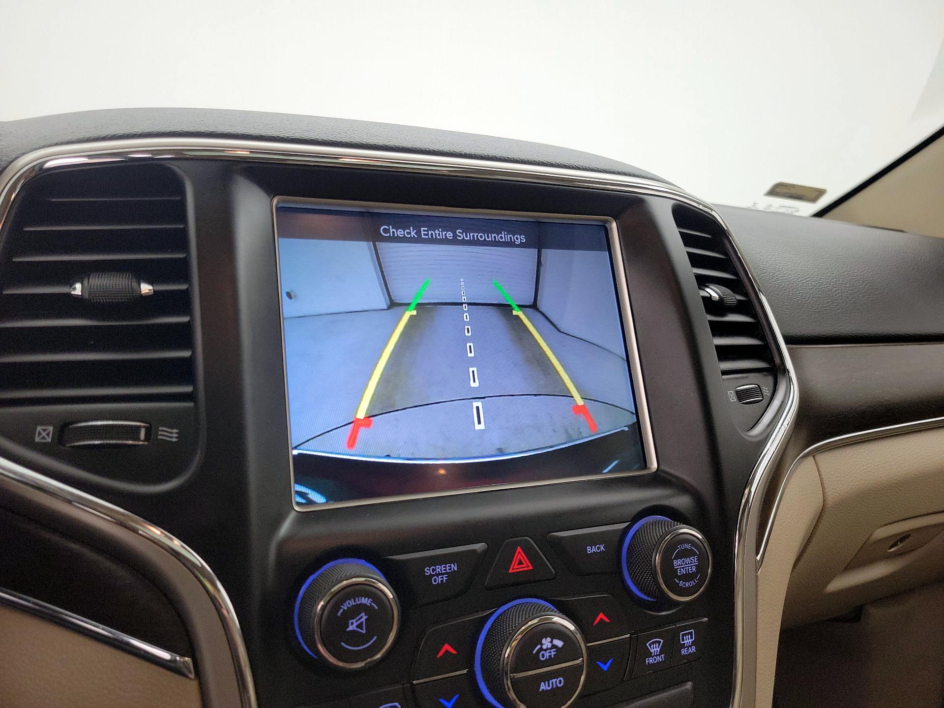 Thumbnail: 2015 Jeep Grand Cherokee - 15