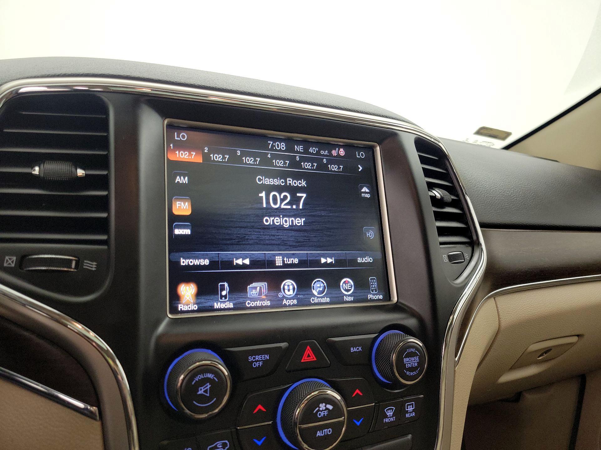 Thumbnail: 2015 Jeep Grand Cherokee - 16