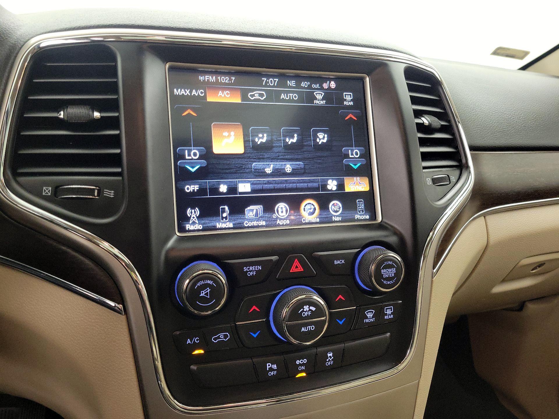 Thumbnail: 2015 Jeep Grand Cherokee - 17