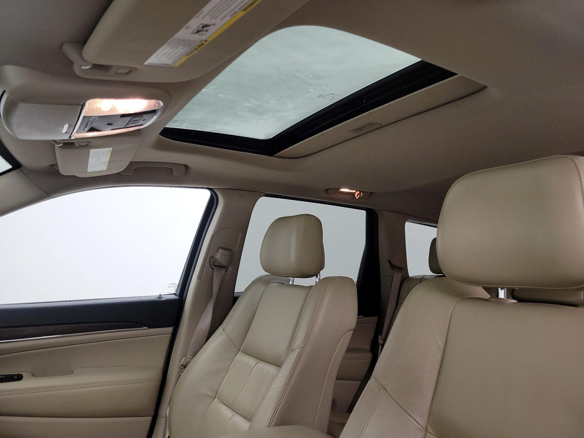 Thumbnail: 2015 Jeep Grand Cherokee - 20