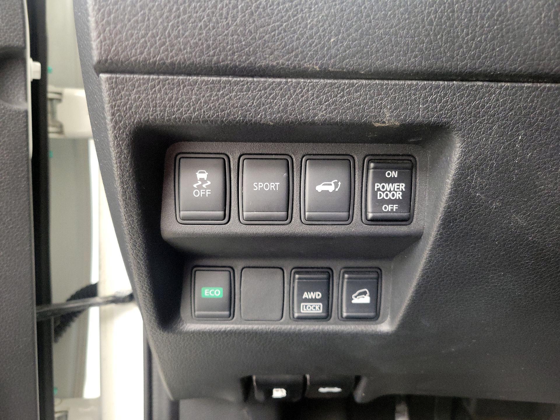 Thumbnail: 2016 Nissan Rogue - 13