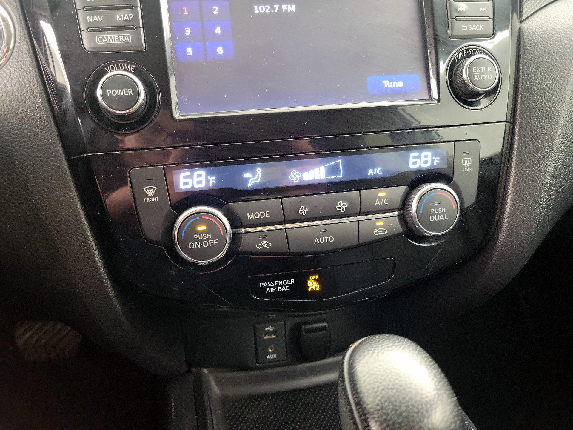 Thumbnail: 2016 Nissan Rogue - 17