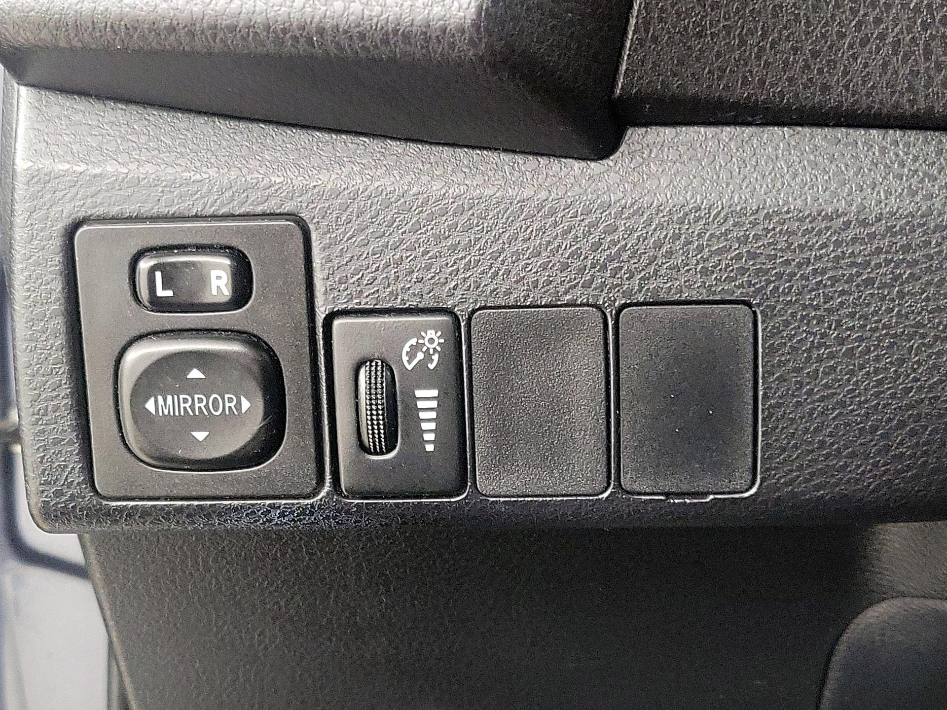 Thumbnail: 2016 Toyota Corolla - 13