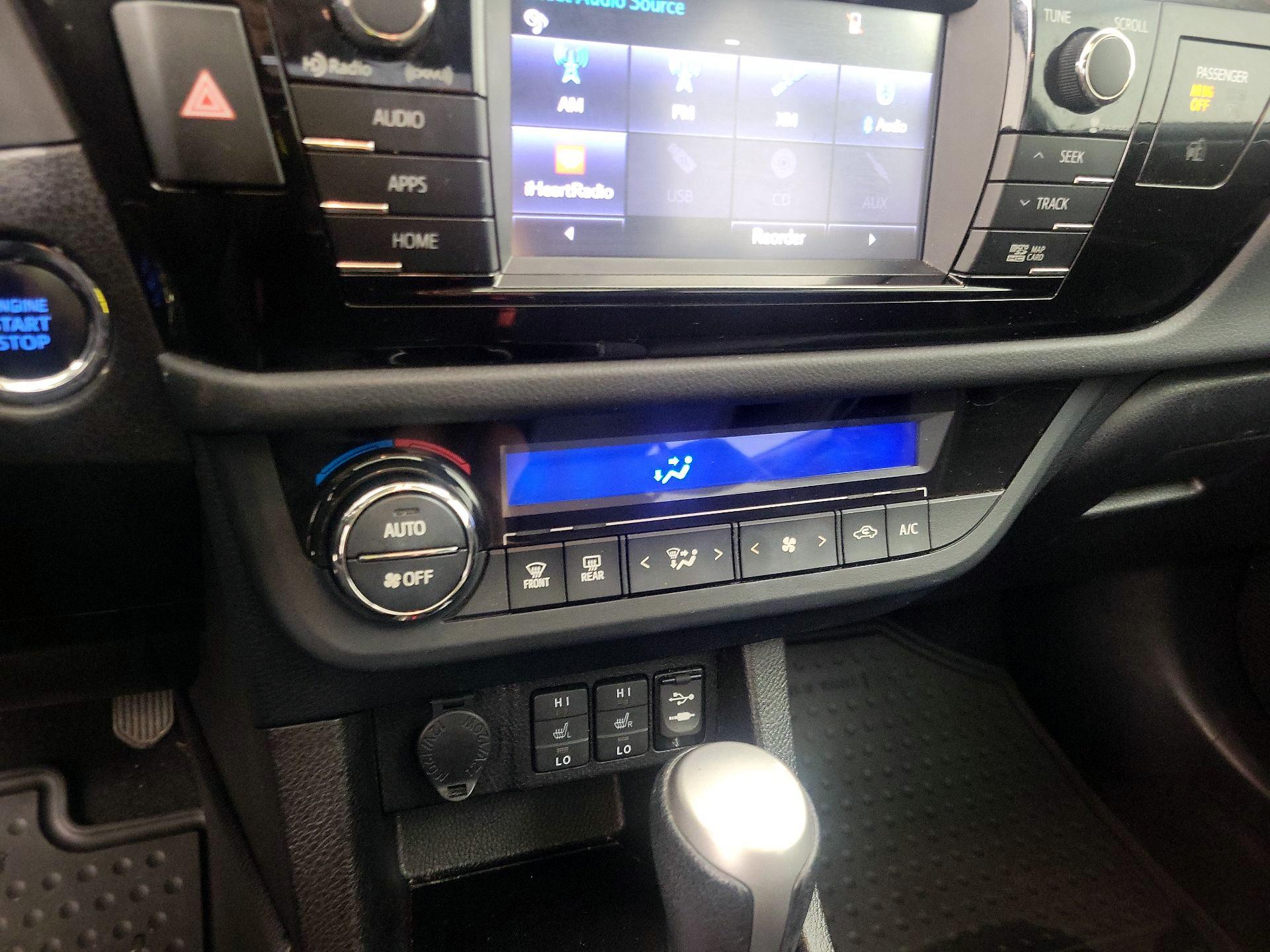 Thumbnail: 2016 Toyota Corolla - 16