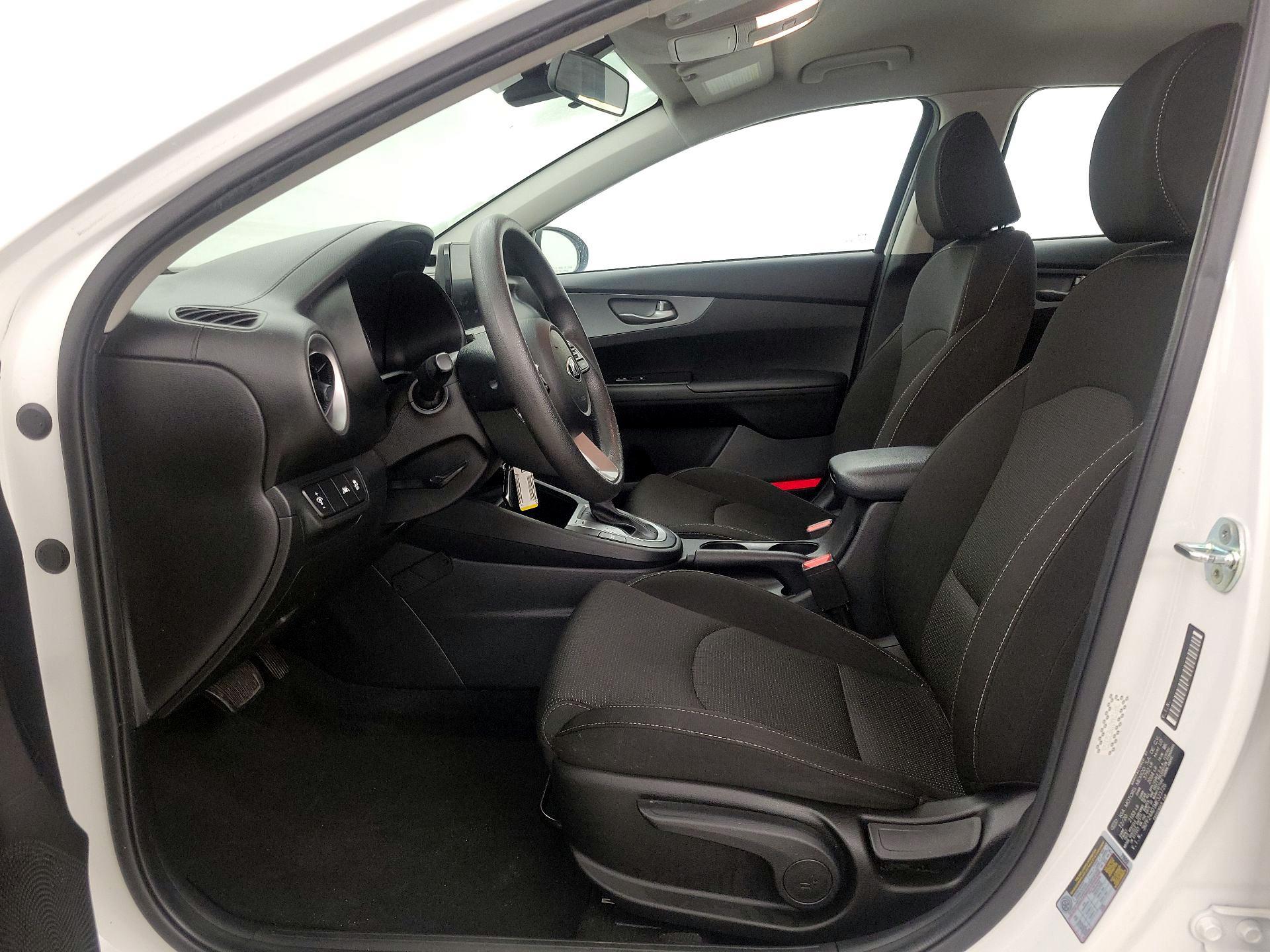 Thumbnail: 2021 Kia Forte - 11