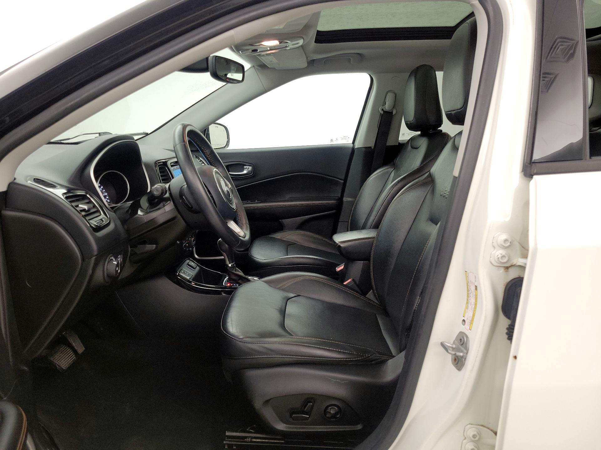 Thumbnail: 2019 Jeep Compass - 11