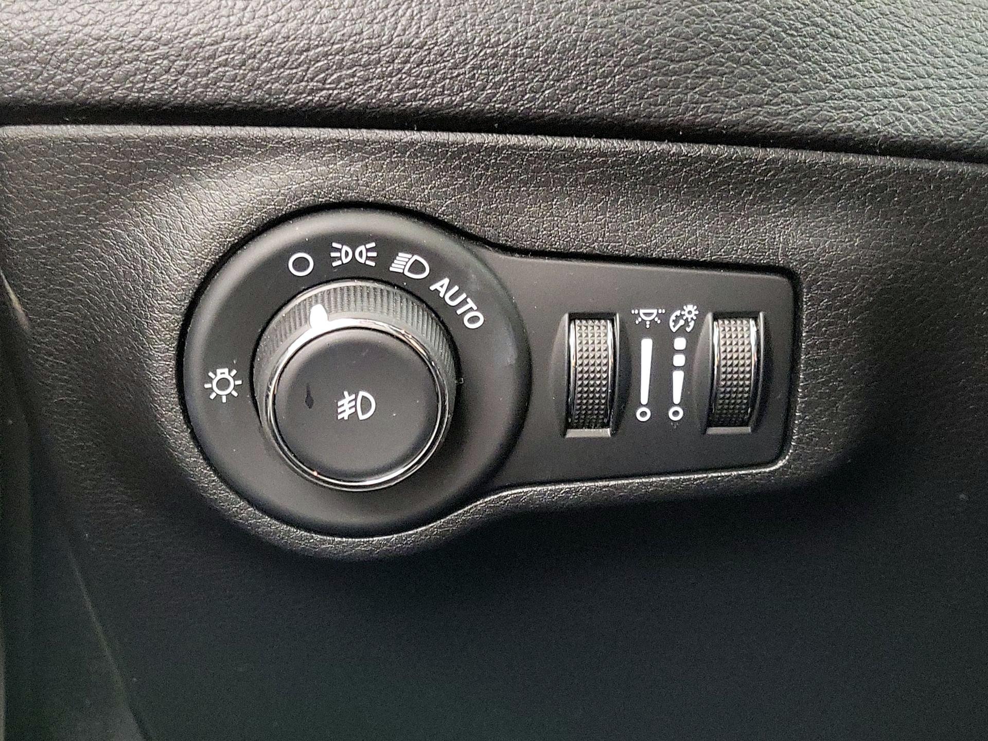 Thumbnail: 2019 Jeep Compass - 13