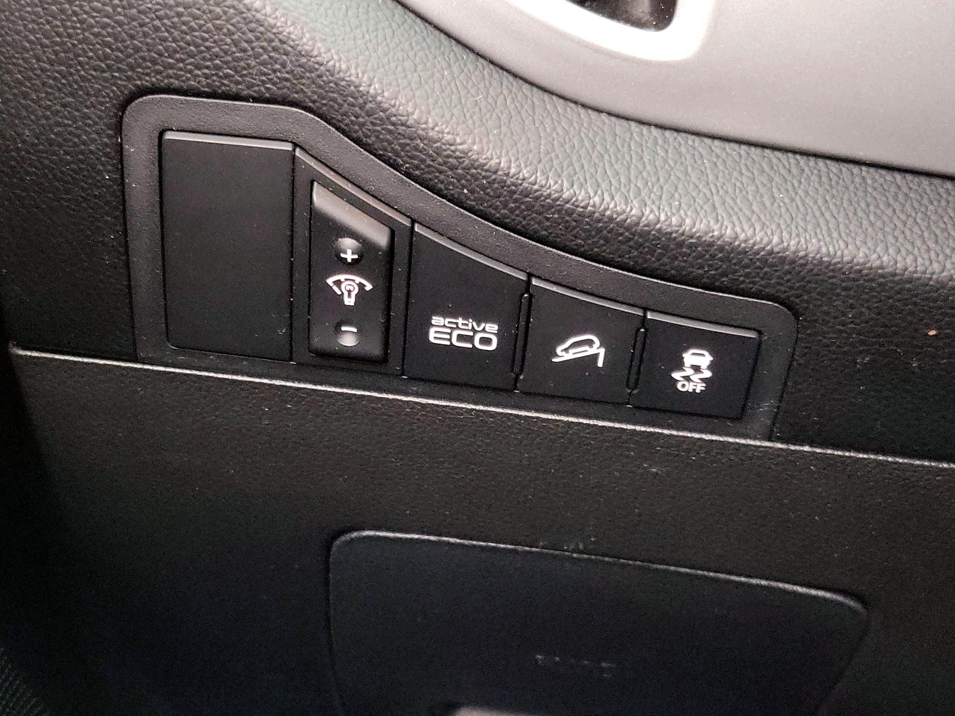 Thumbnail: 2016 Kia Sportage - 13