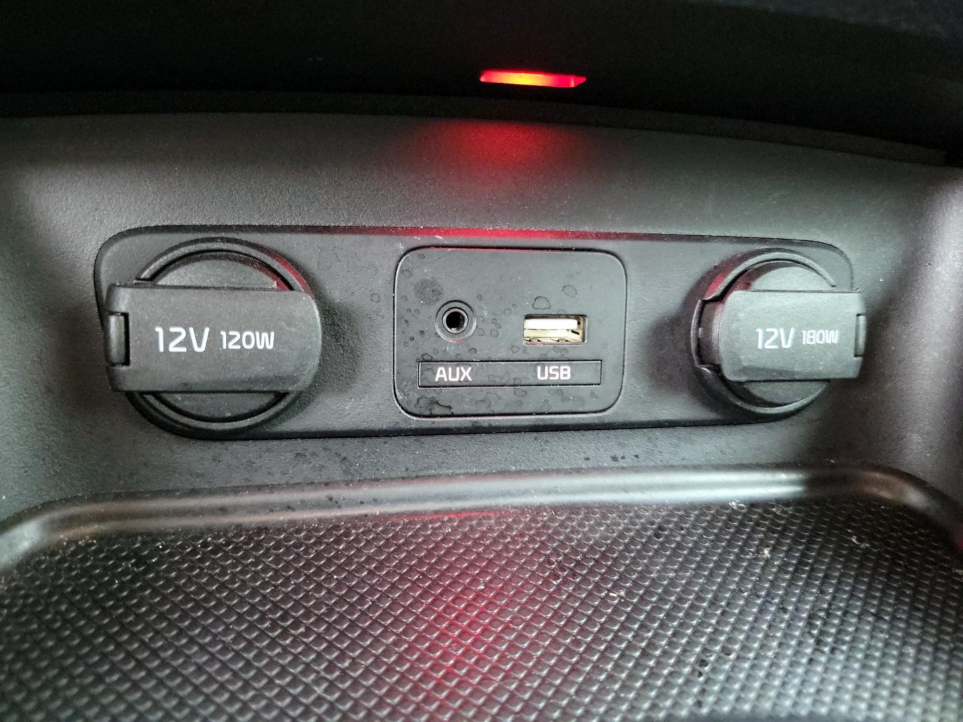 Thumbnail: 2016 Kia Sportage - 18