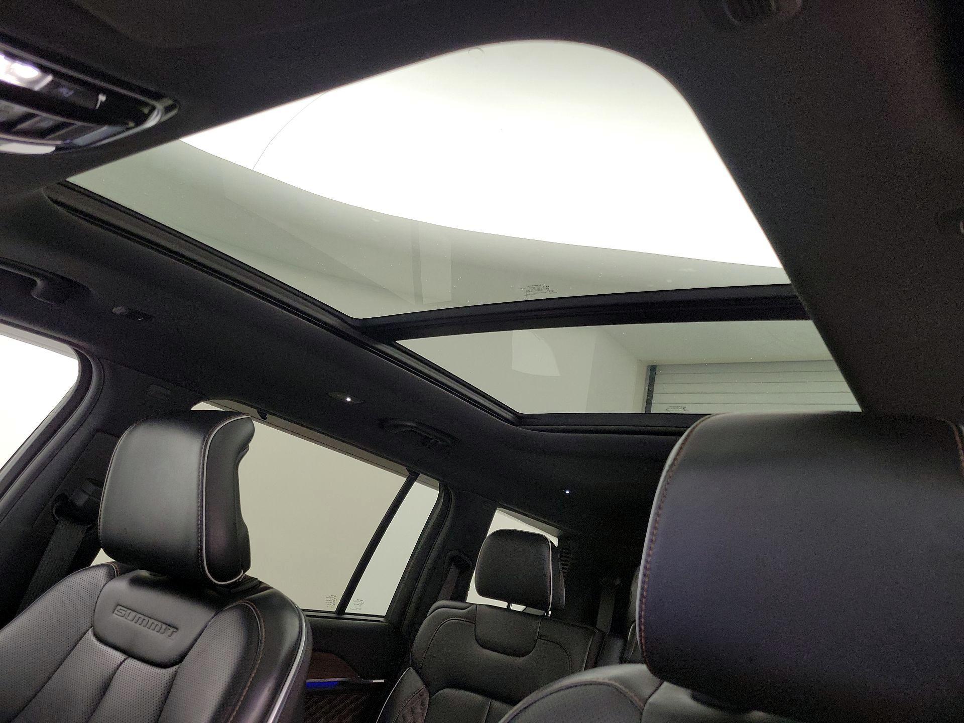 Thumbnail: 2022 Jeep Grand Cherokee L - 20