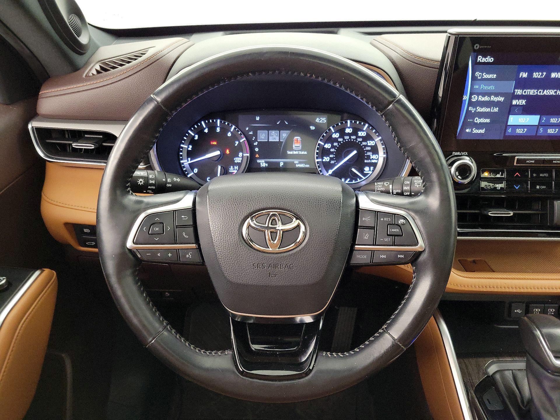 Thumbnail: 2021 Toyota Highlander - 10