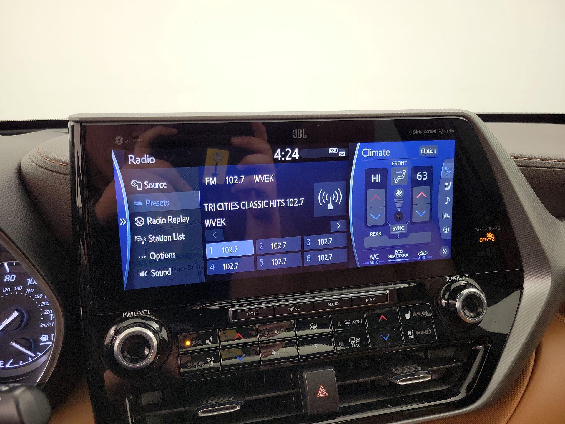 Thumbnail: 2021 Toyota Highlander - 16