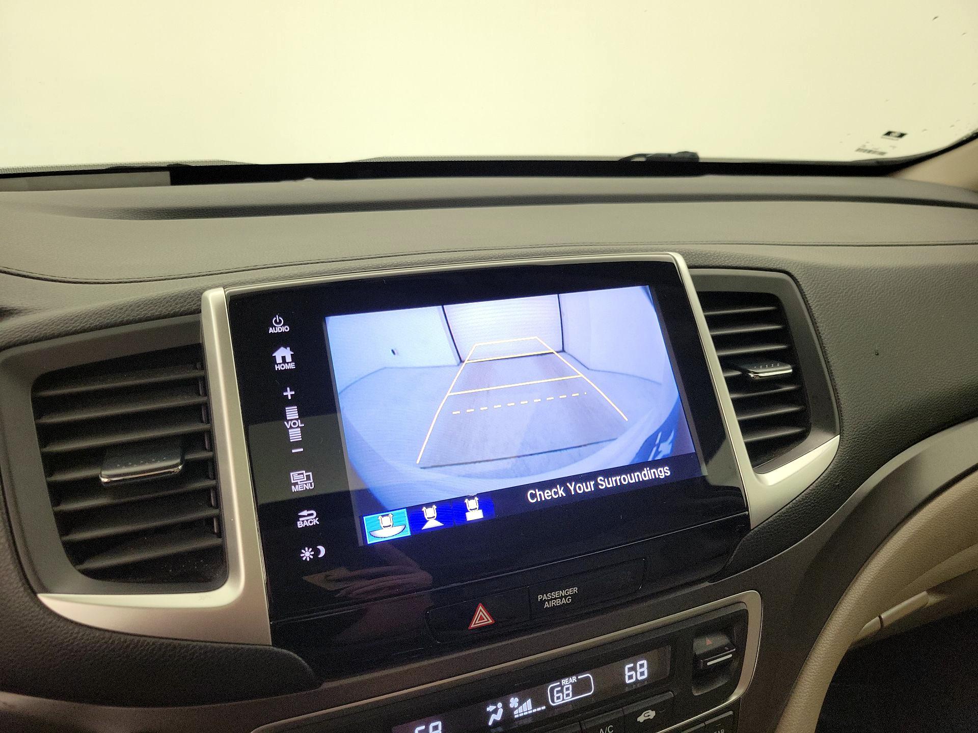 Thumbnail: 2017 Honda Pilot - 14