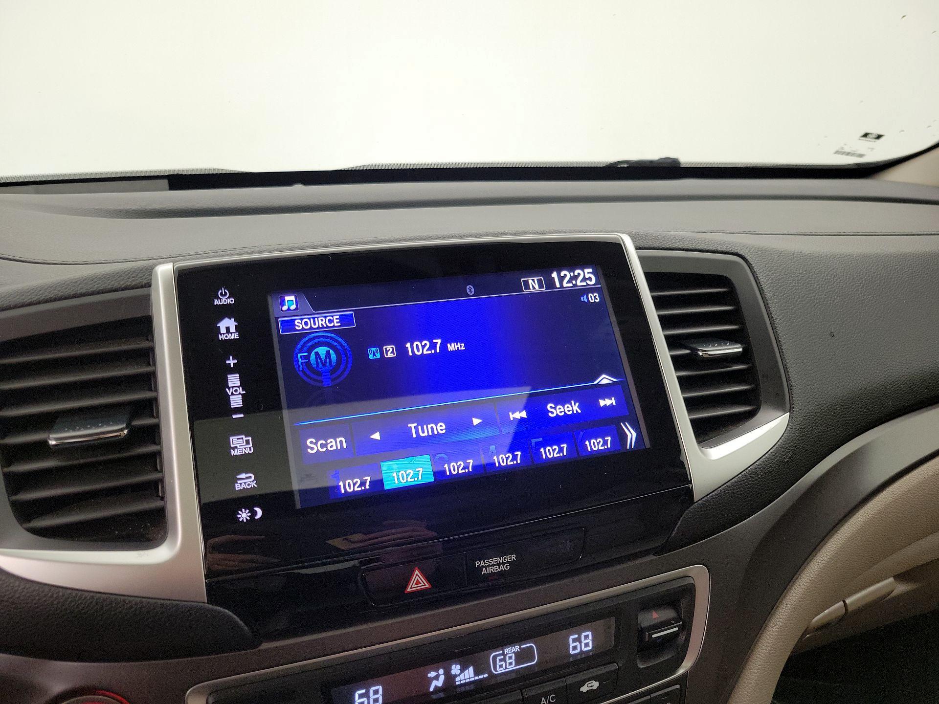 Thumbnail: 2017 Honda Pilot - 15