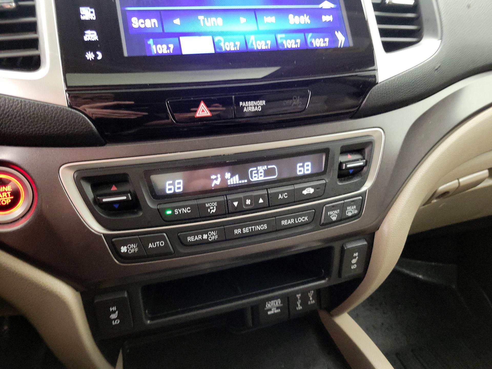 Thumbnail: 2017 Honda Pilot - 16