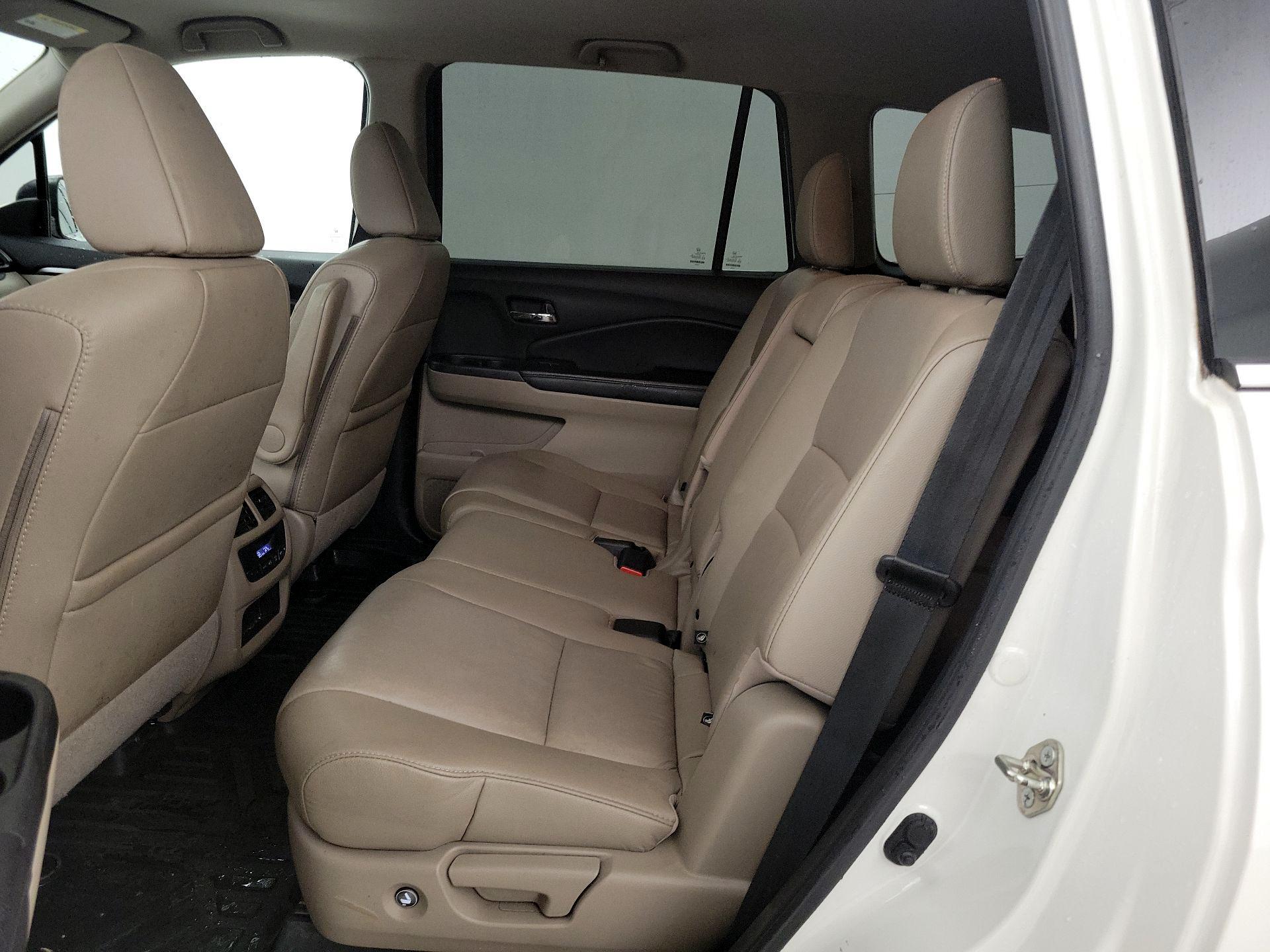 Thumbnail: 2017 Honda Pilot - 20