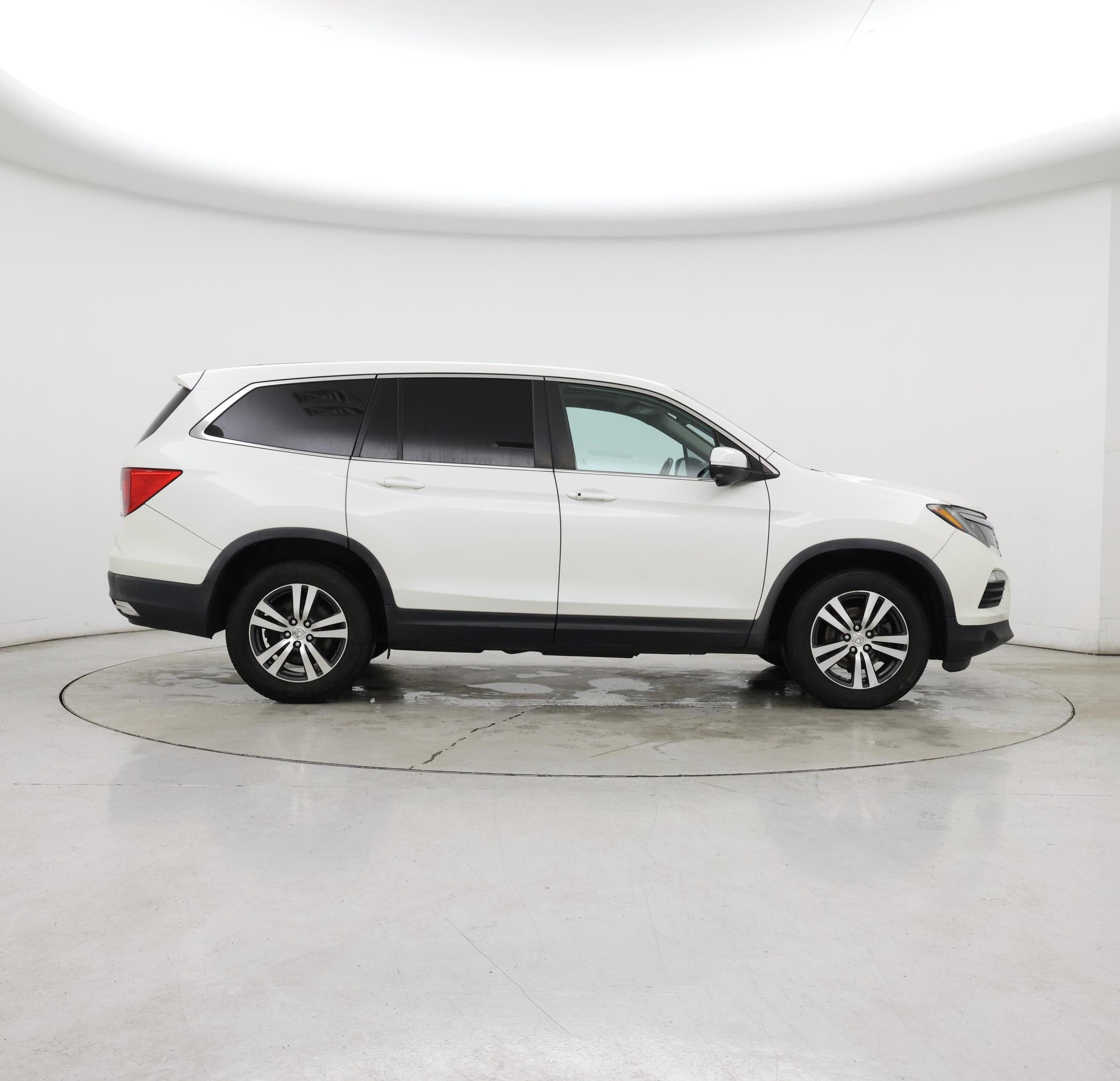 Thumbnail: 2017 Honda Pilot - 7