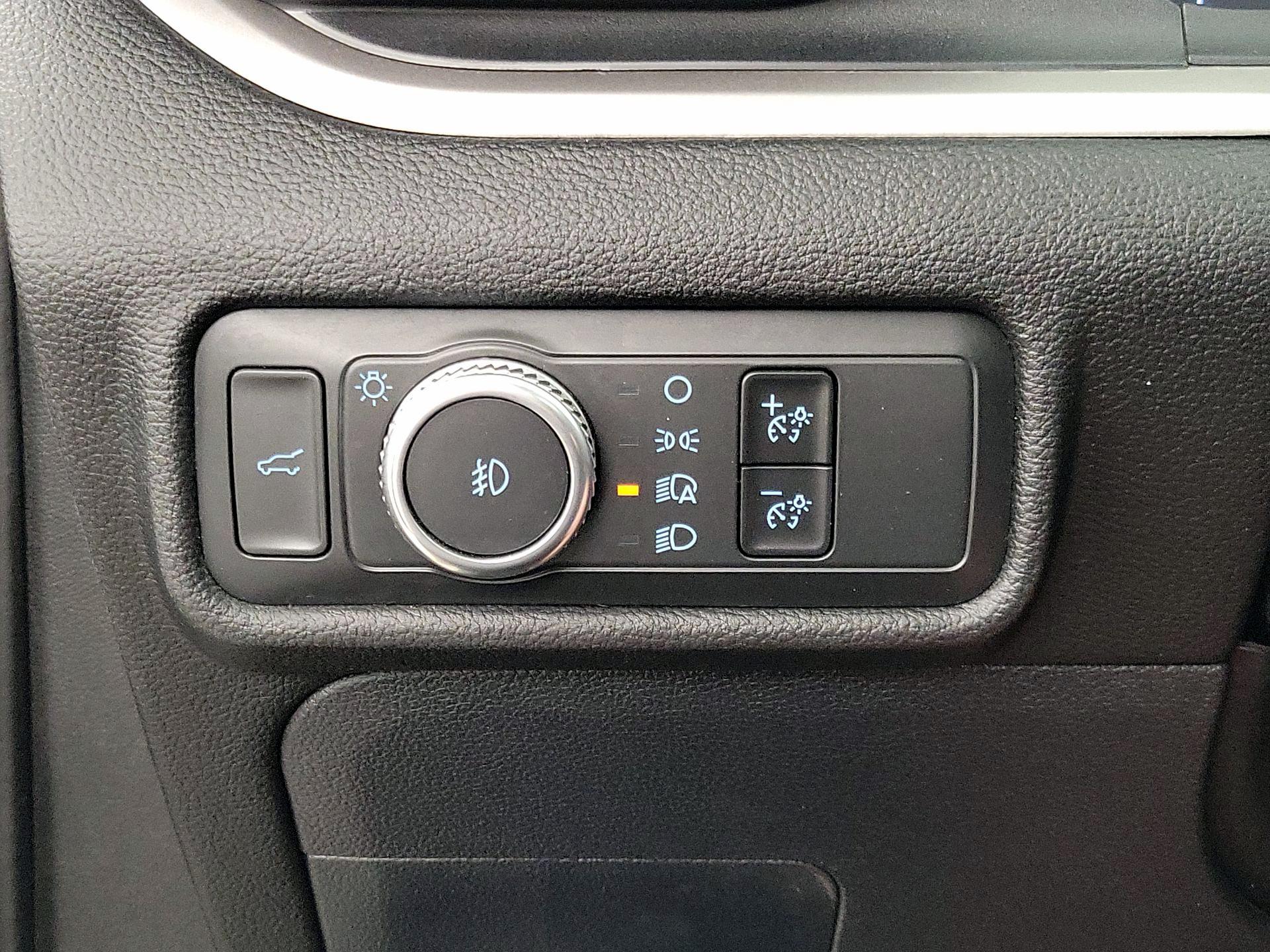 Thumbnail: 2021 Ford Explorer - 13