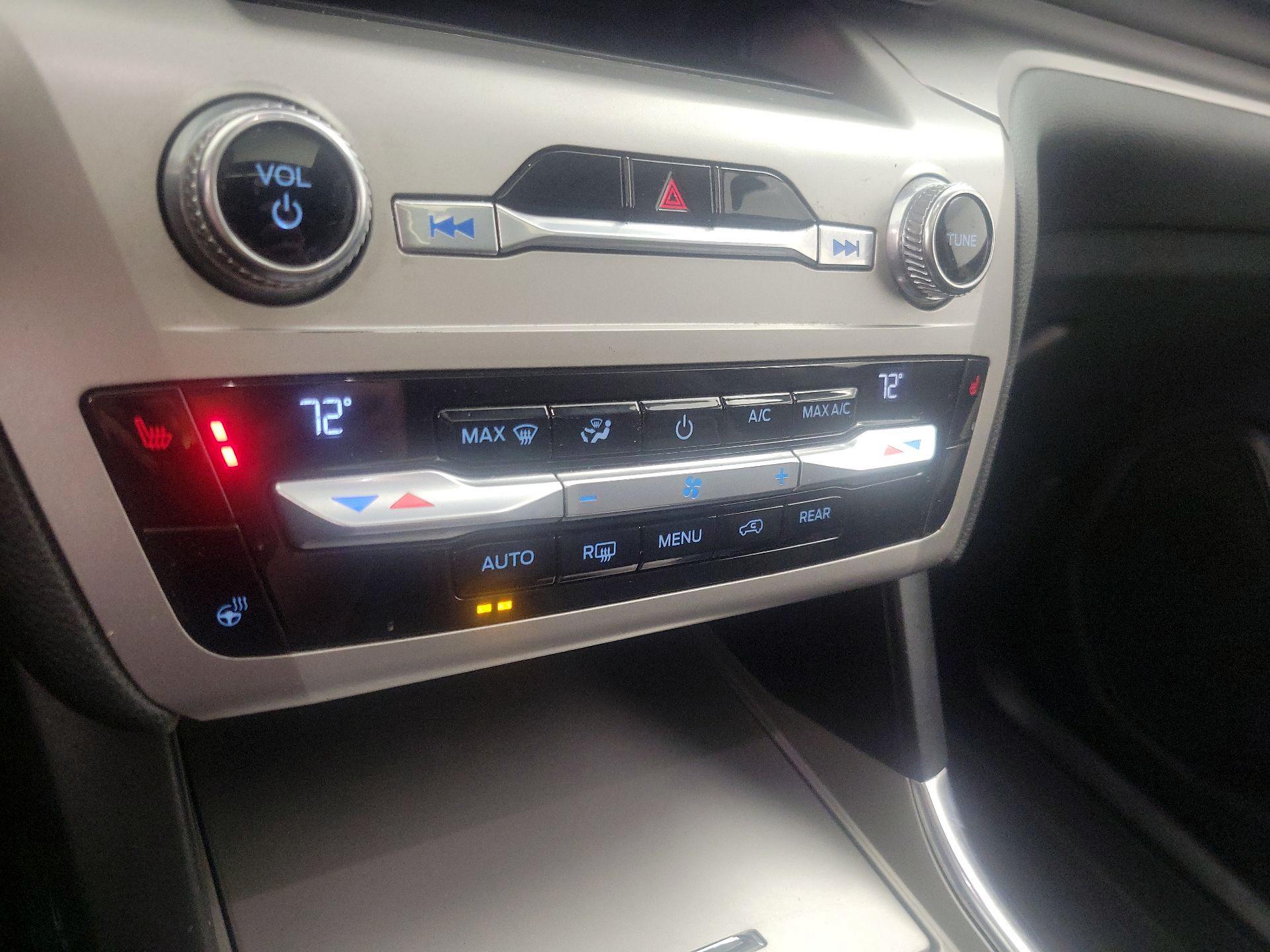 Thumbnail: 2021 Ford Explorer - 17