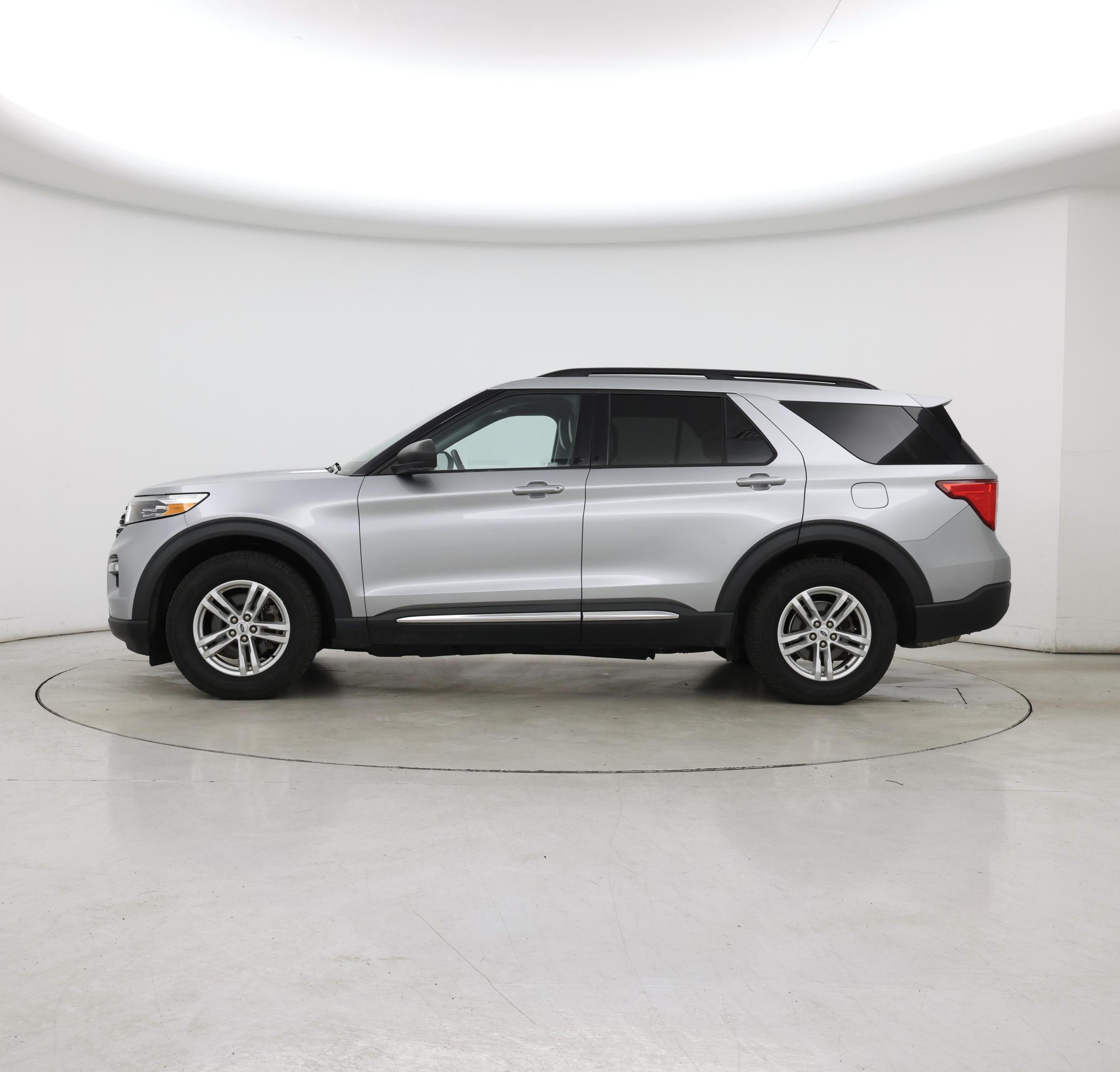 Thumbnail: 2021 Ford Explorer - 3