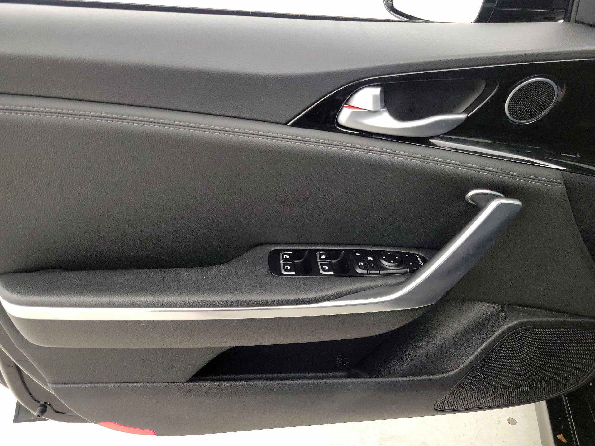 Thumbnail: 2019 Kia Stinger - 12