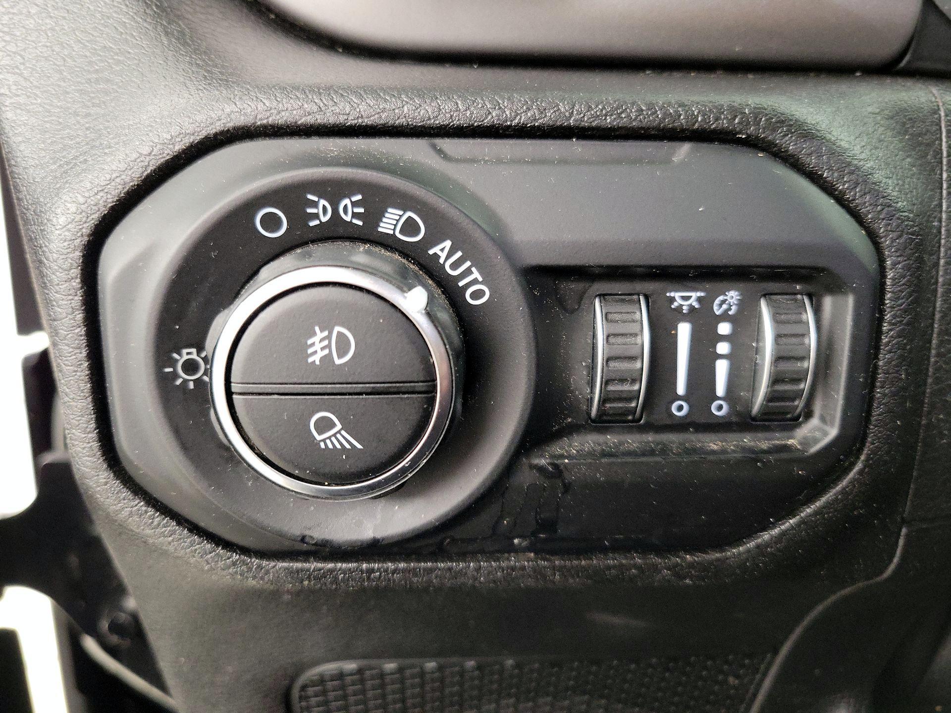 Thumbnail: 2021 Jeep Gladiator - 13