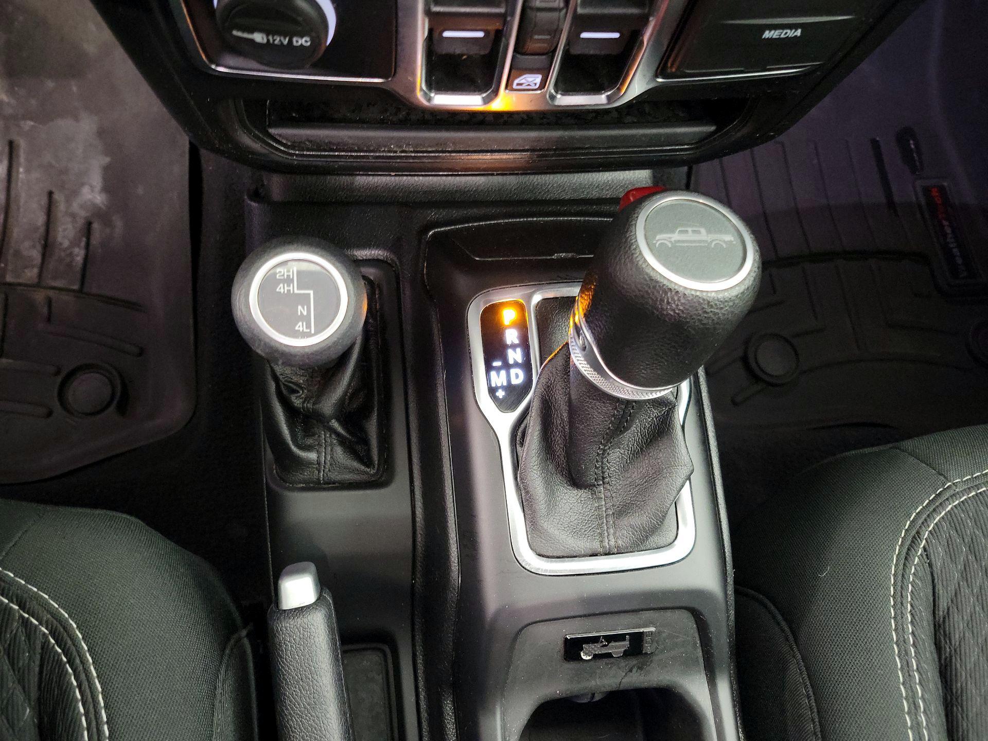 Thumbnail: 2021 Jeep Gladiator - 18