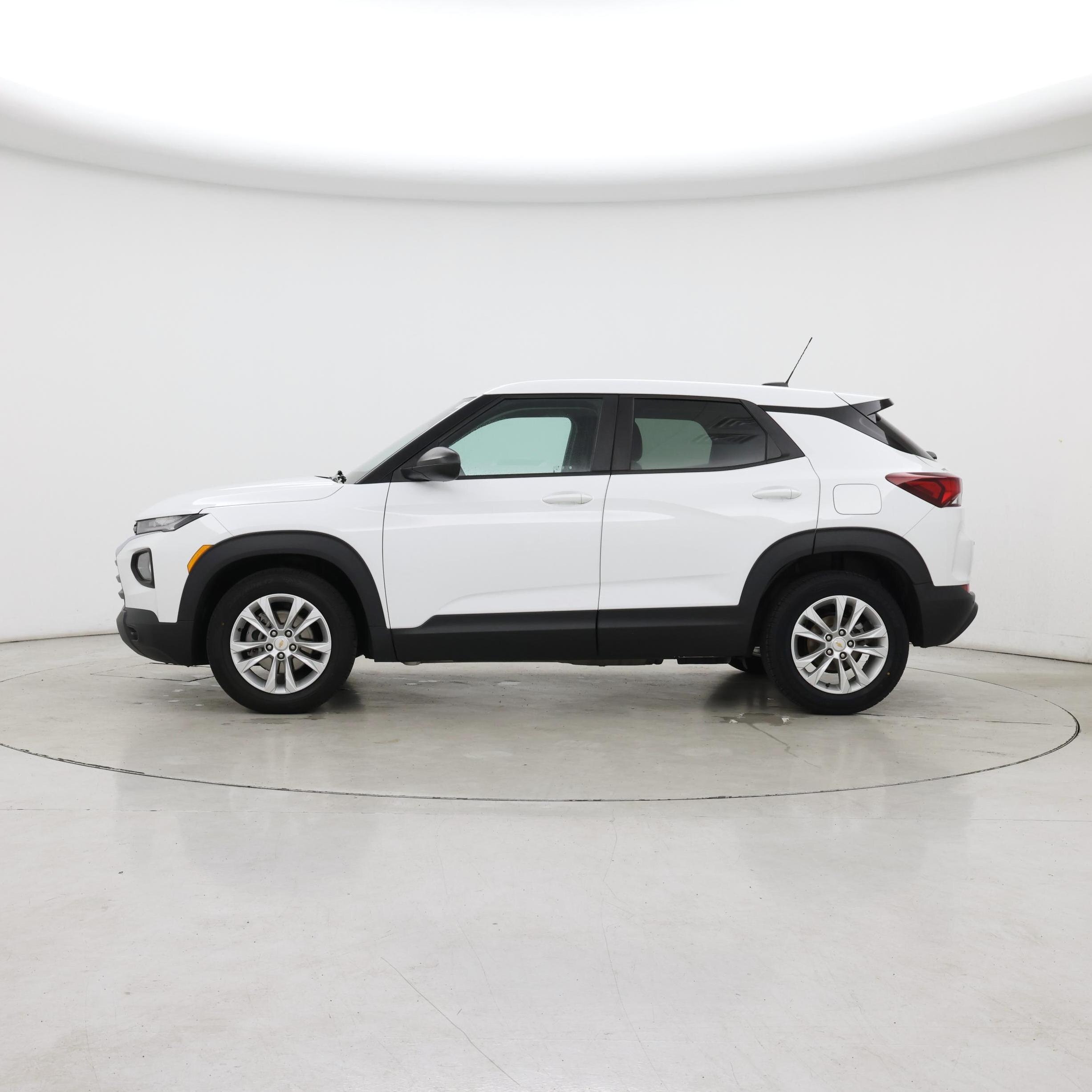 Thumbnail: 2021 Chevrolet TrailBlazer - 3