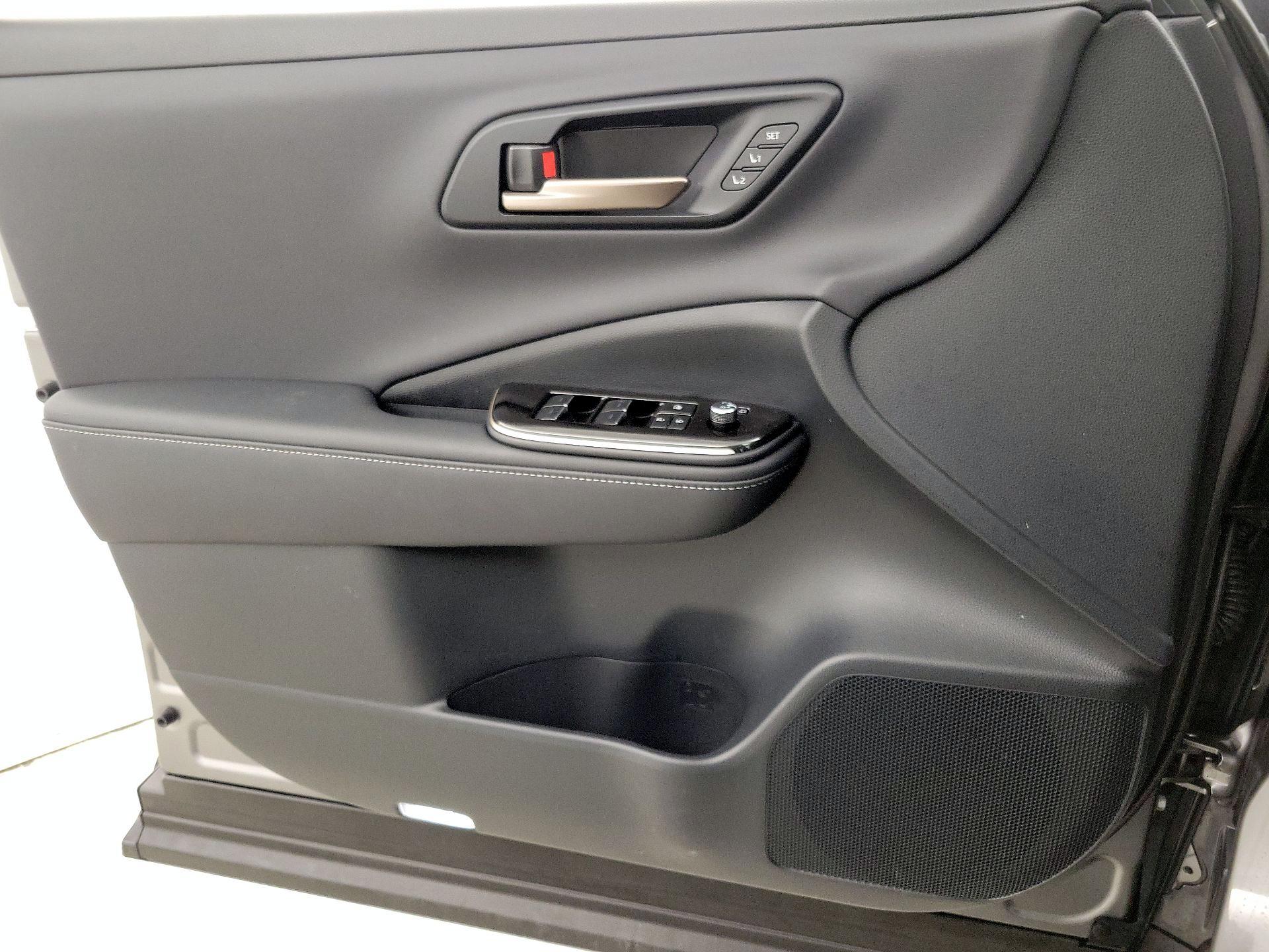 Thumbnail: 2025 Toyota Crown - 12