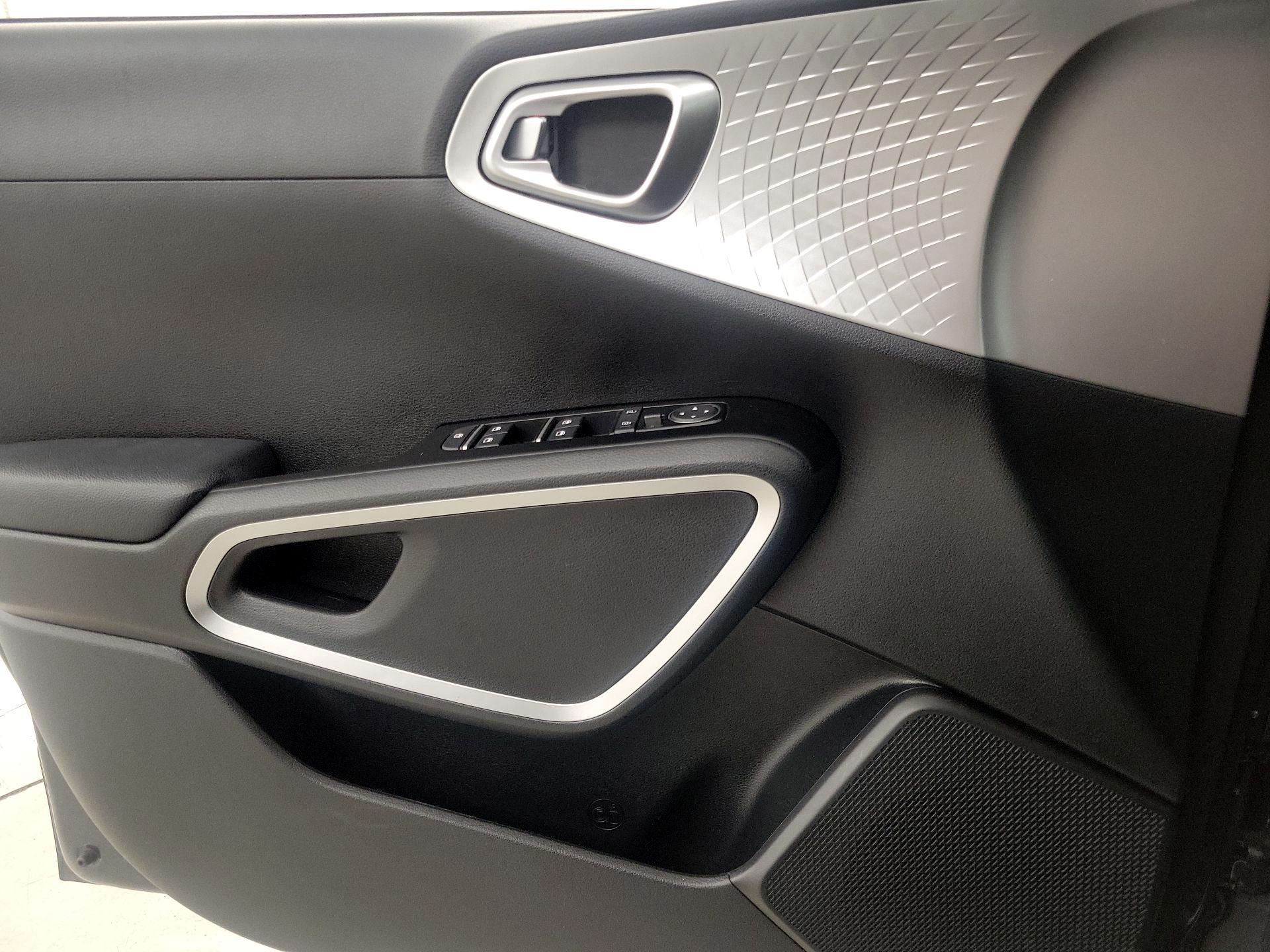 Thumbnail: 2021 Kia Soul - 12