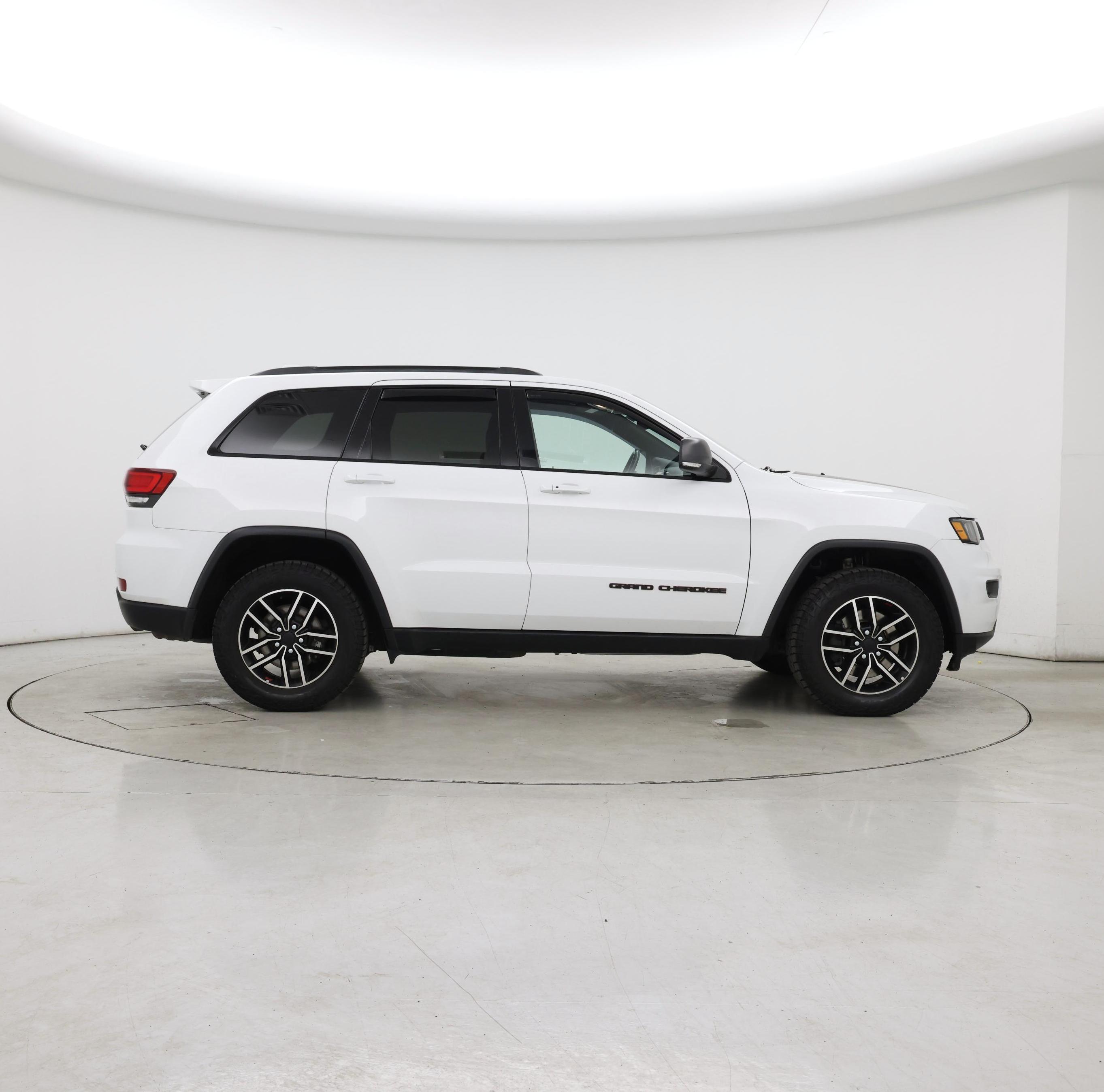 Thumbnail: 2020 Jeep Grand Cherokee - 7