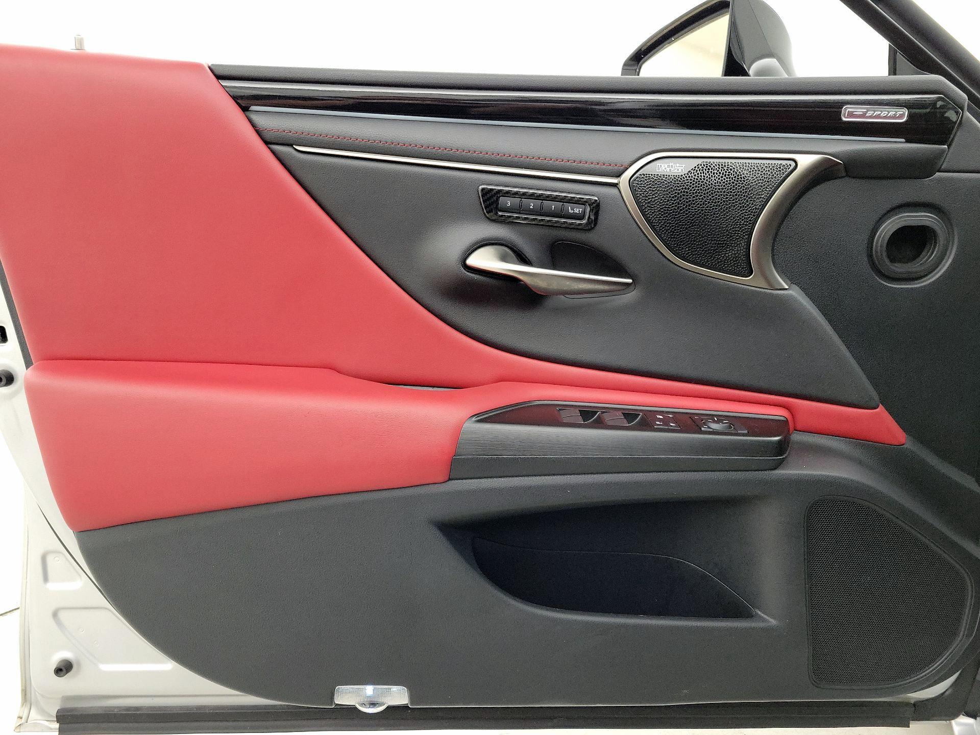 Thumbnail: 2019 Lexus ES - 12