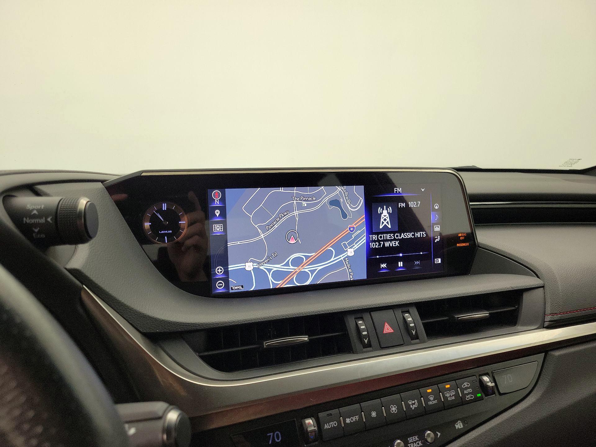 Thumbnail: 2019 Lexus ES - 14