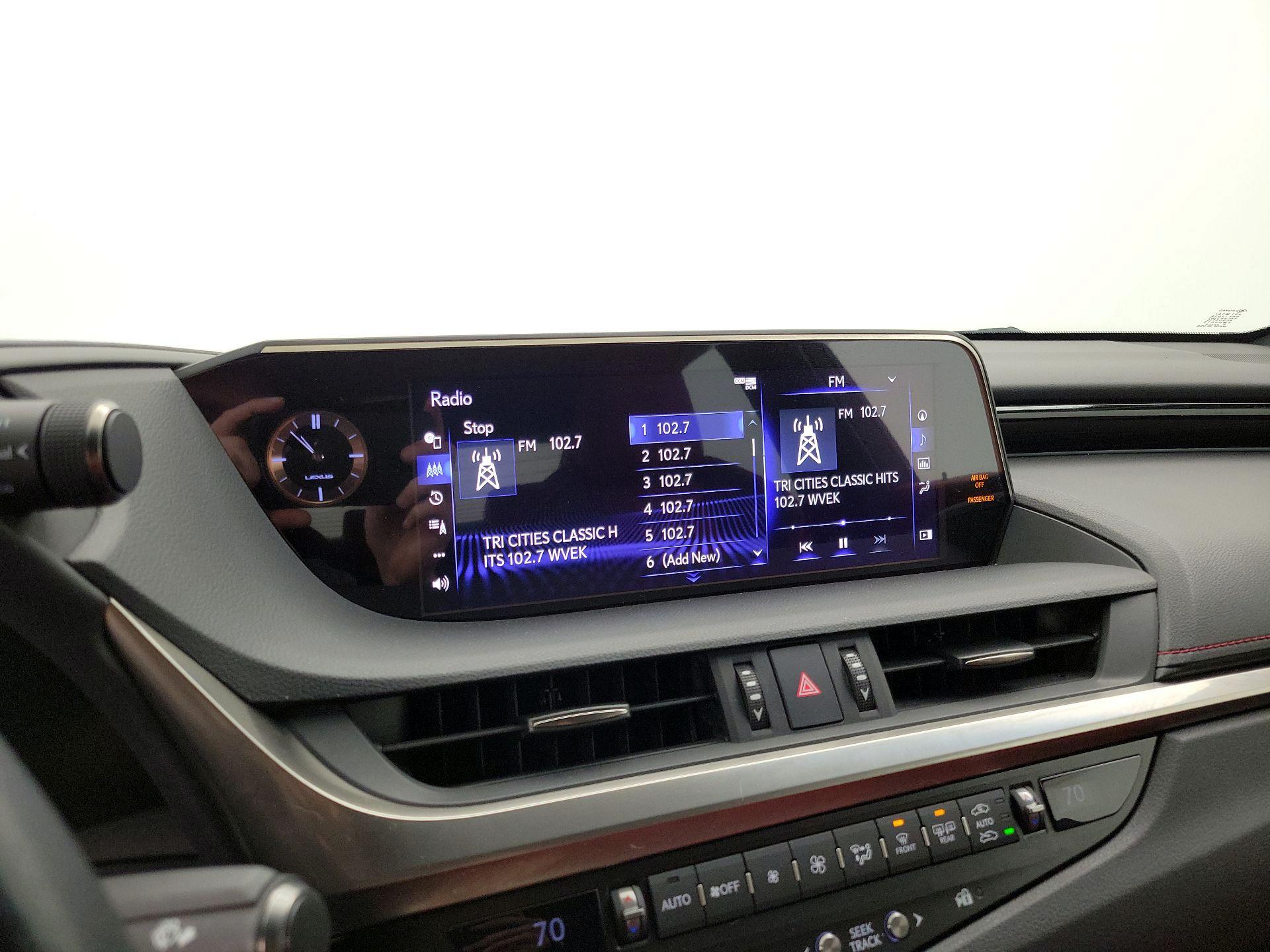 Thumbnail: 2019 Lexus ES - 16