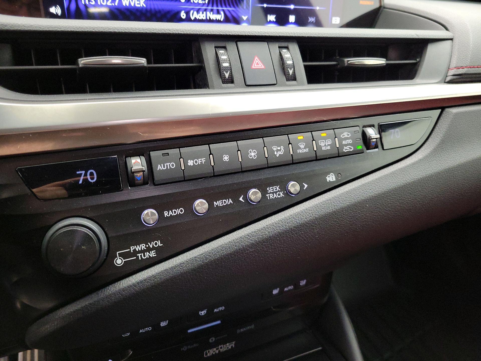 Thumbnail: 2019 Lexus ES - 17