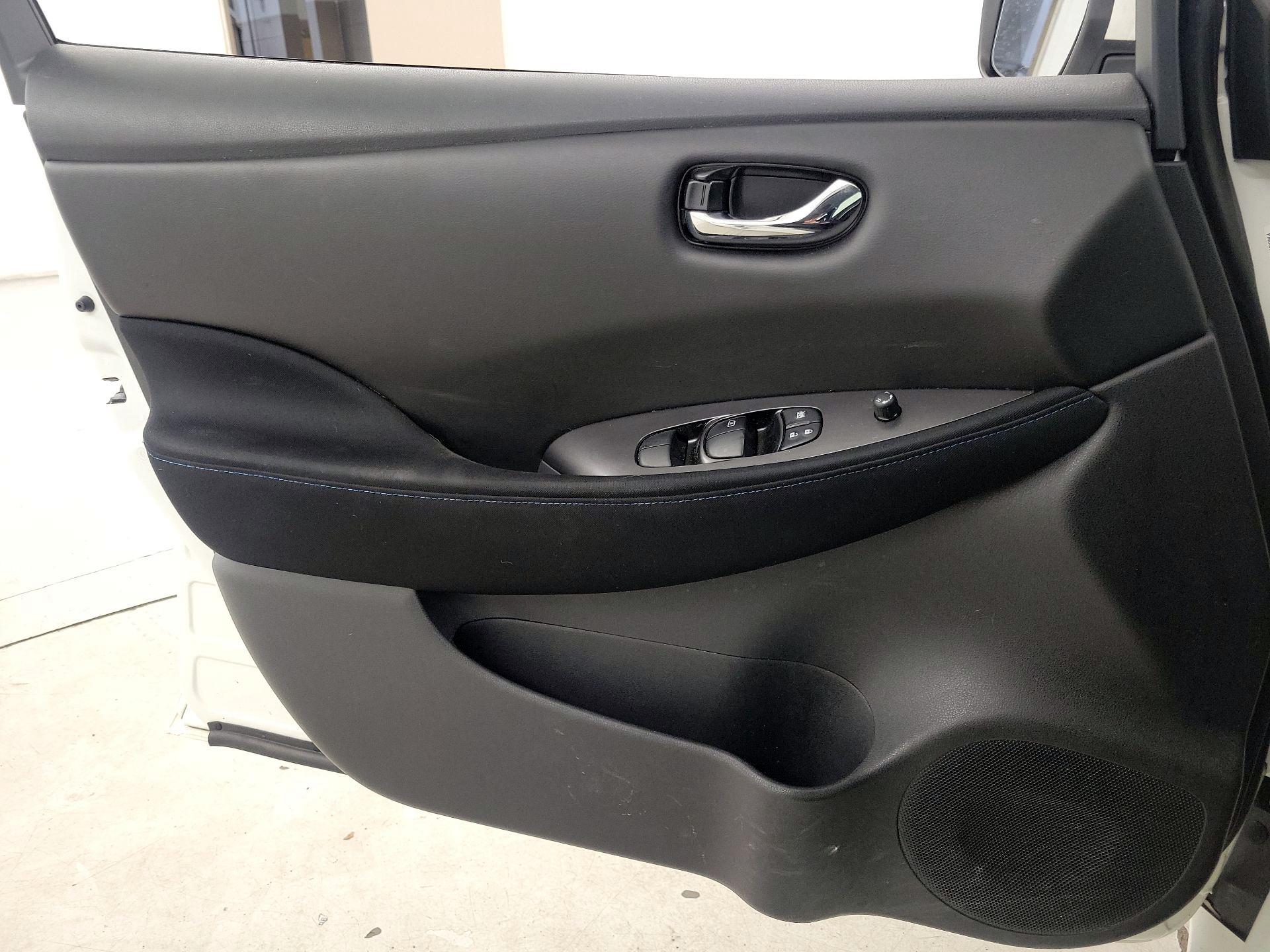 Thumbnail: 2019 Nissan Leaf - 12