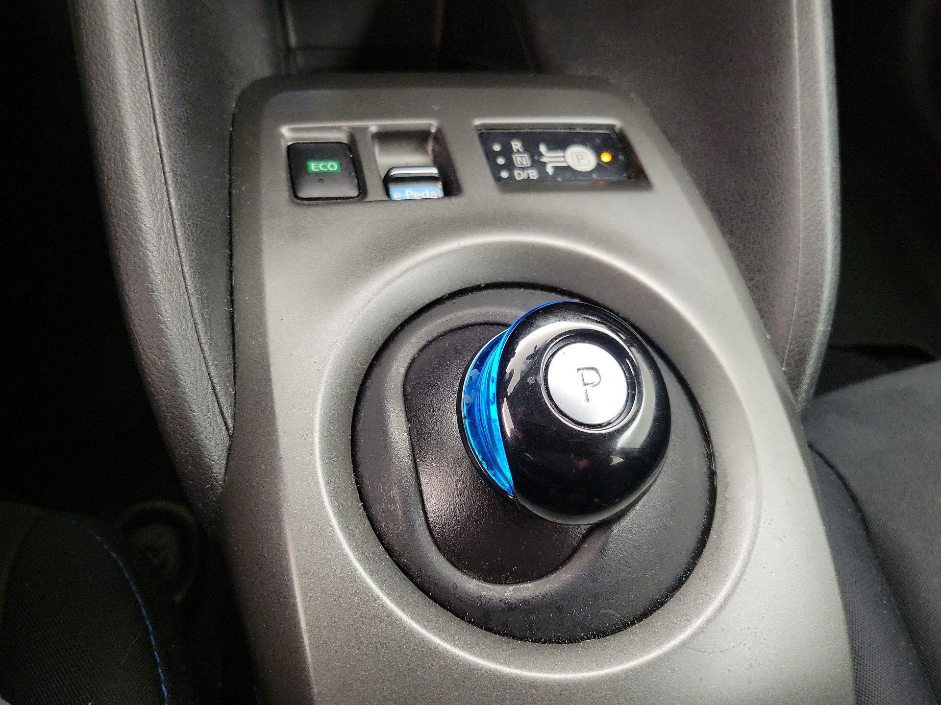 Thumbnail: 2019 Nissan Leaf - 17