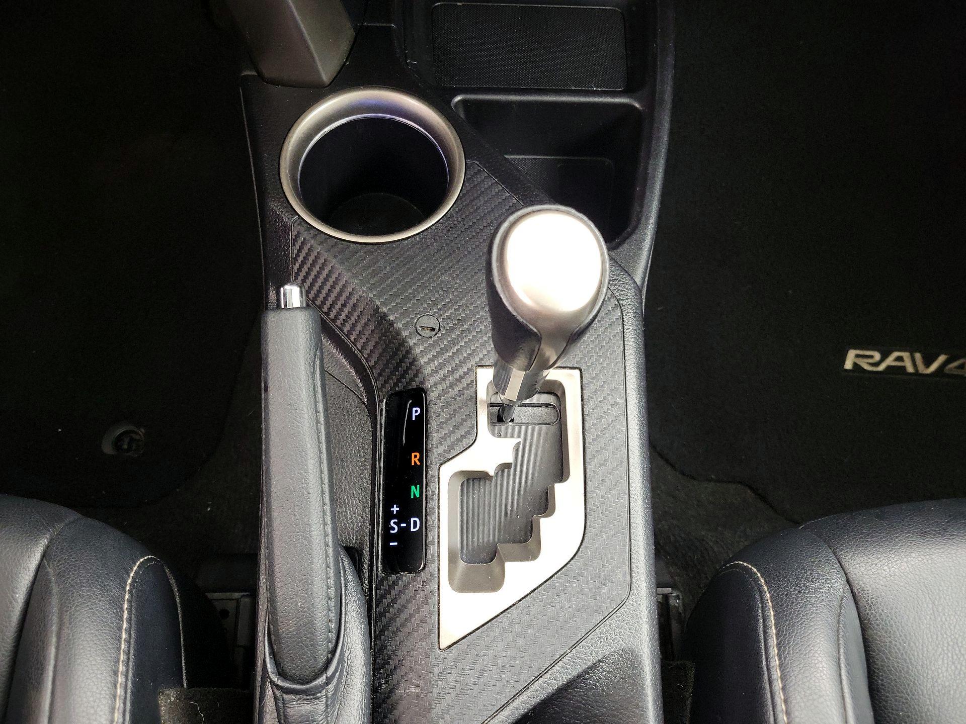 Thumbnail: 2015 Toyota RAV4 - 18