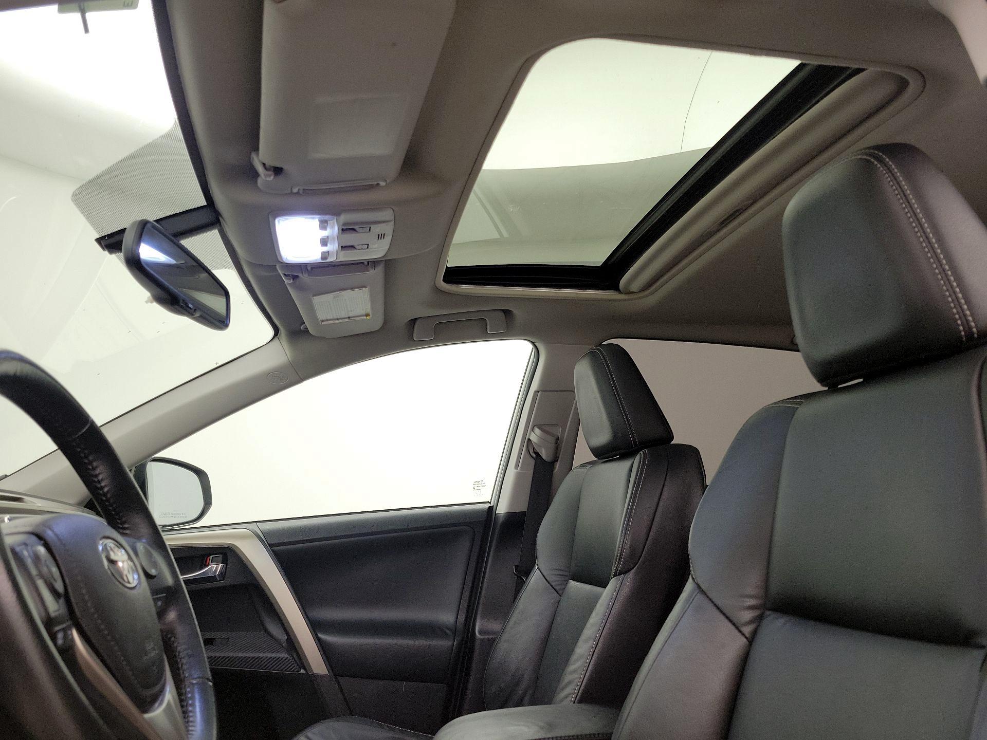 Thumbnail: 2015 Toyota RAV4 - 20