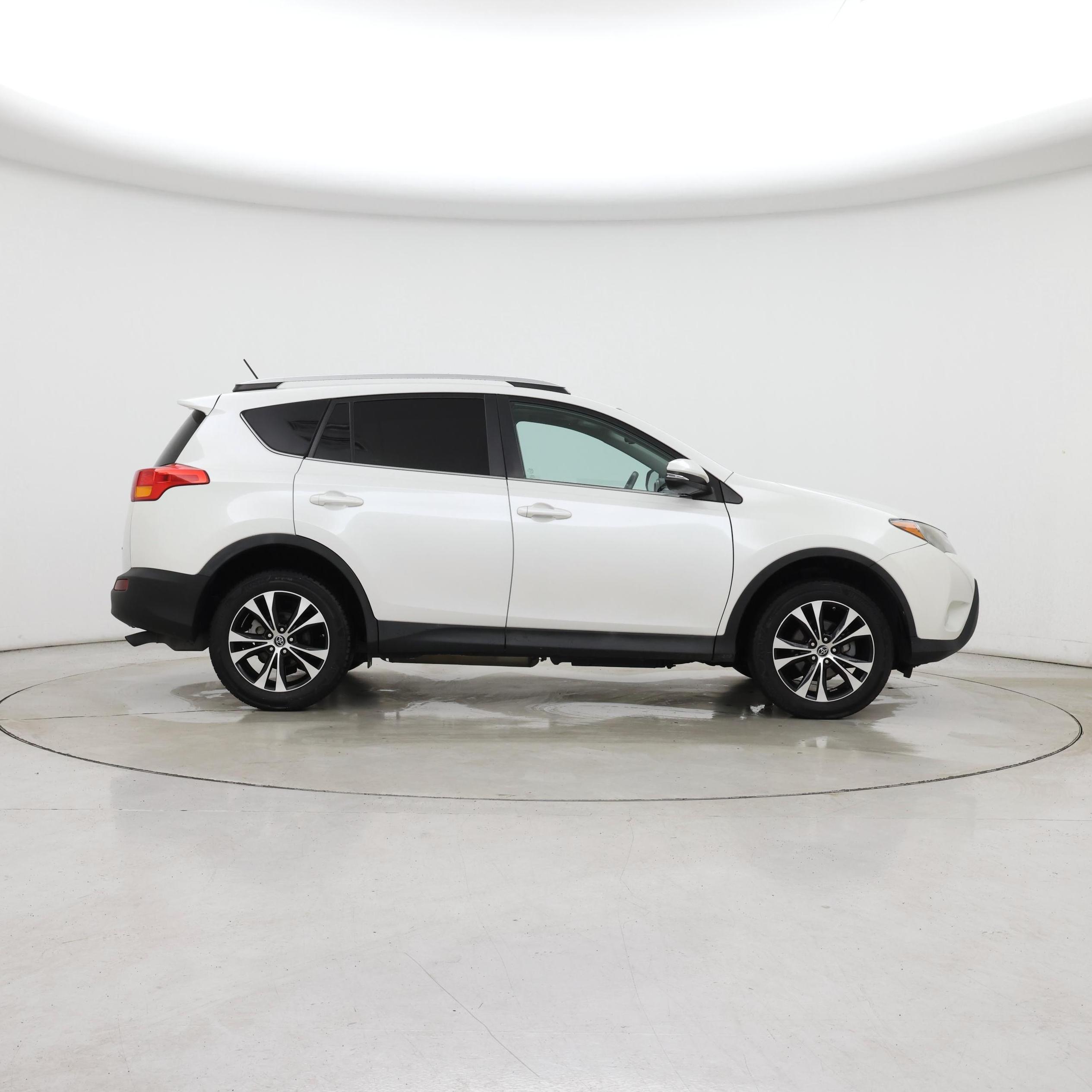 Thumbnail: 2015 Toyota RAV4 - 7
