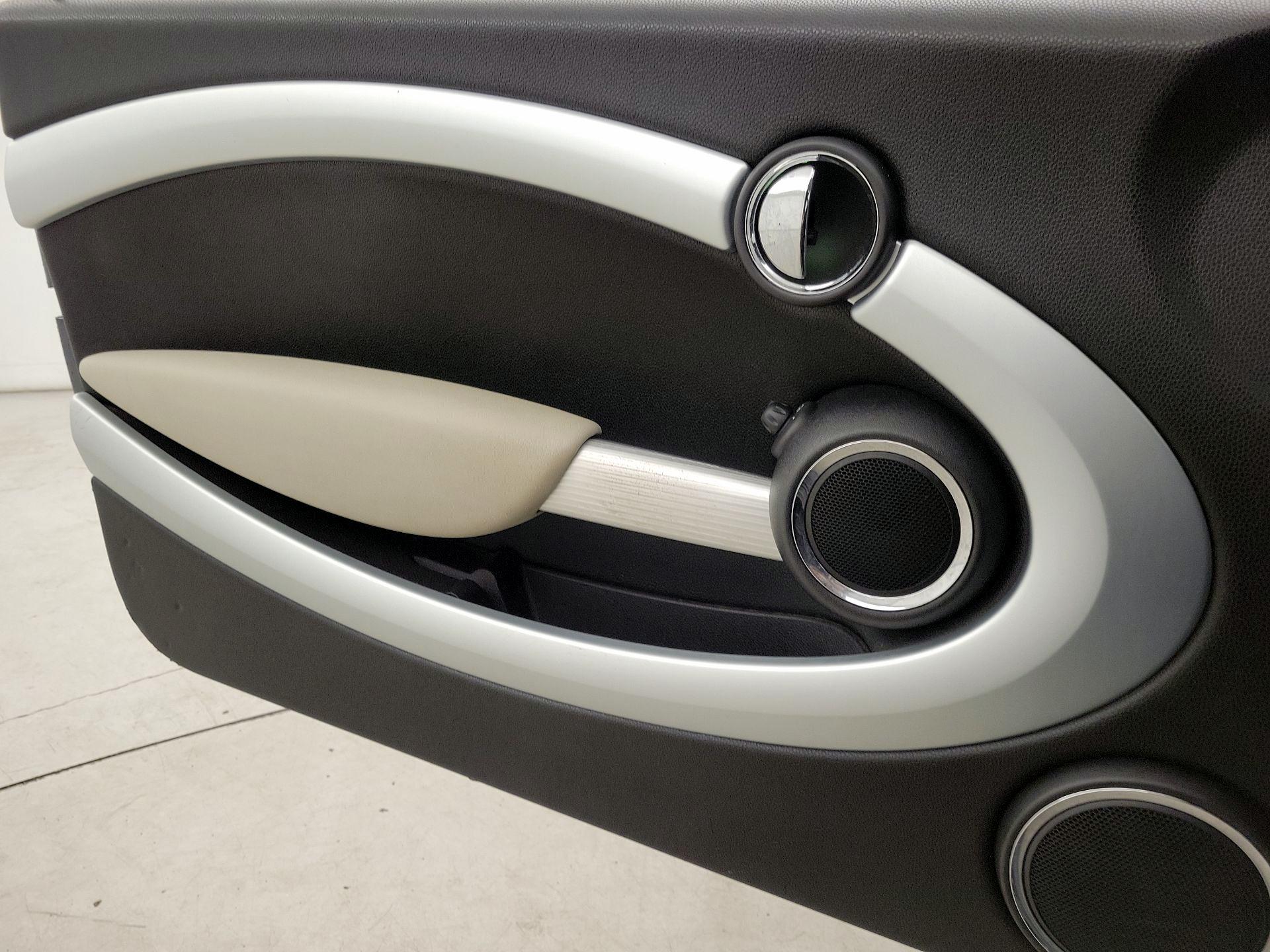 Thumbnail: 2015 MINI Cooper Roadster - 12