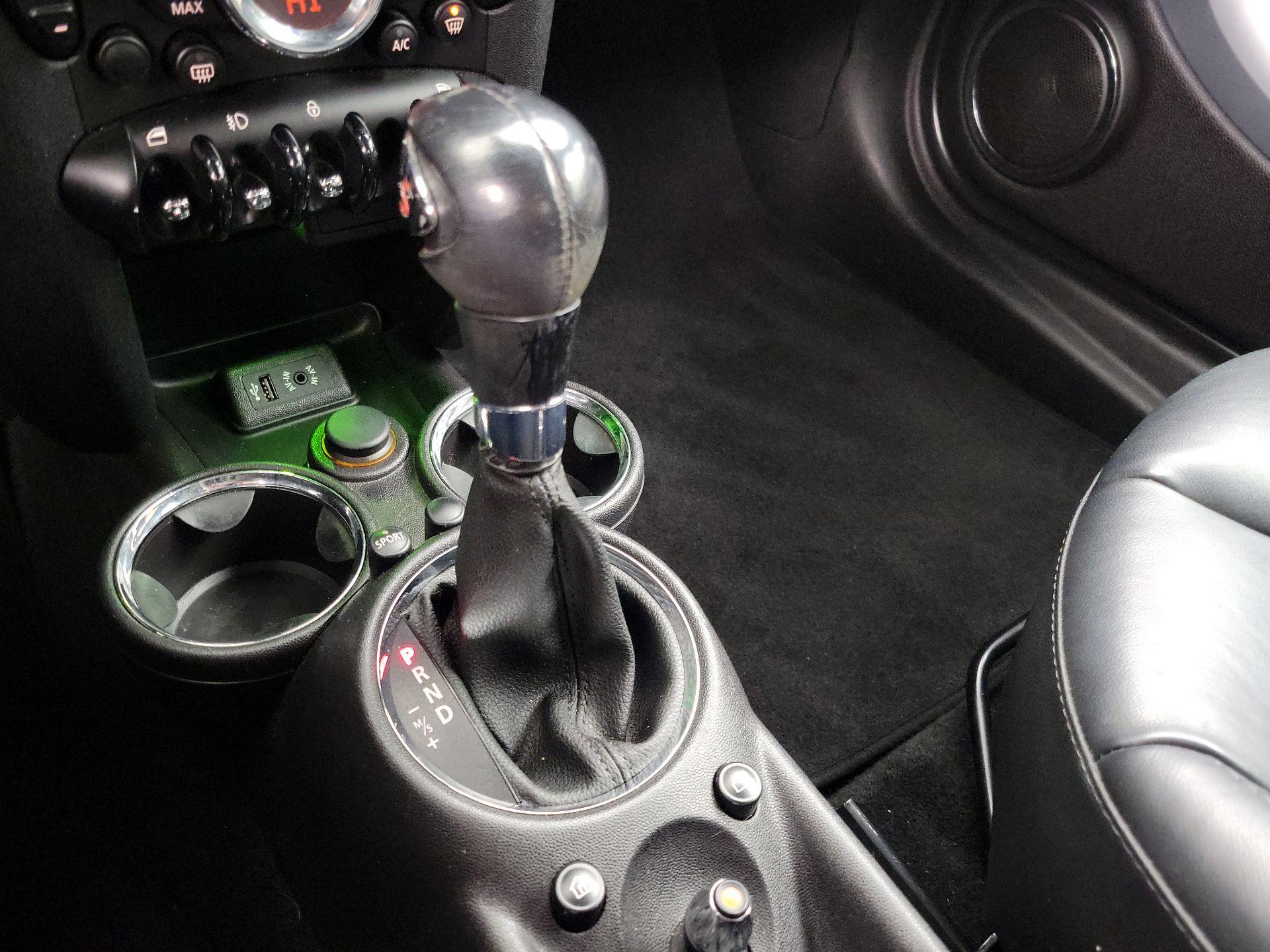 Thumbnail: 2015 MINI Cooper Roadster - 15