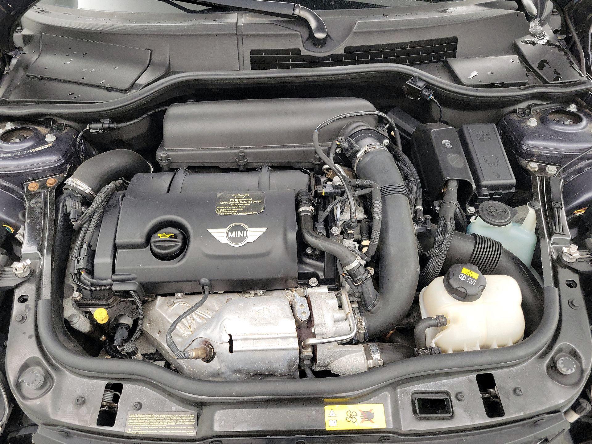 Thumbnail: 2015 MINI Cooper Roadster - 18