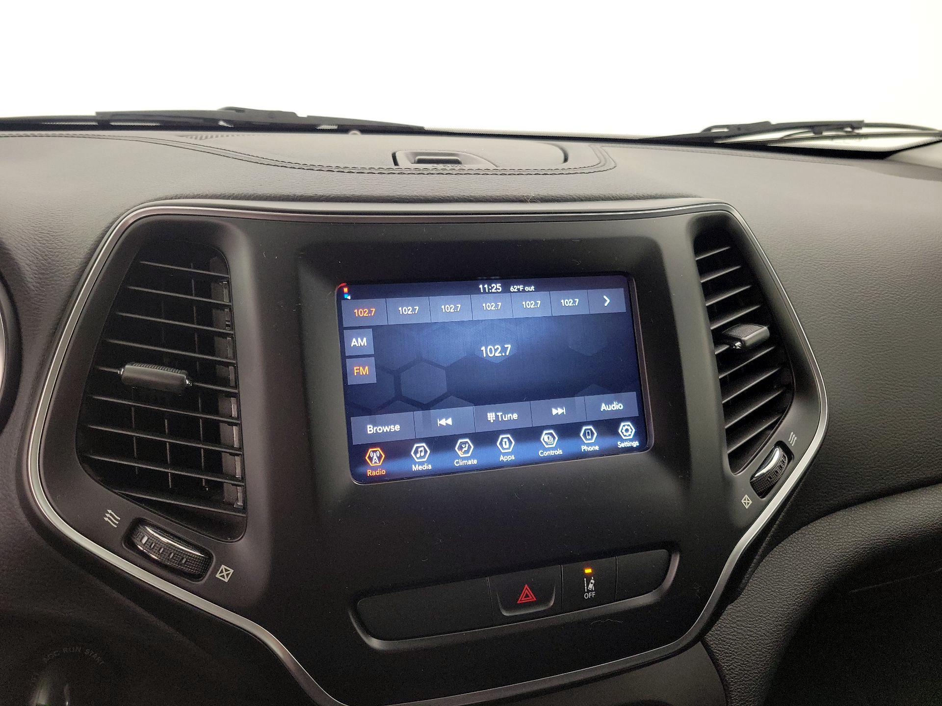 Thumbnail: 2021 Jeep Cherokee - 15