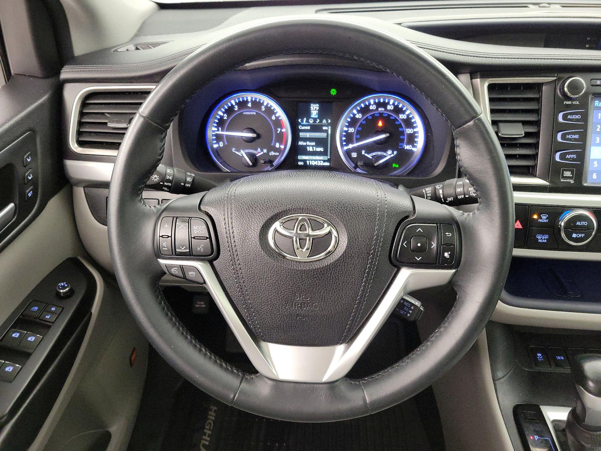 Thumbnail: 2016 Toyota Highlander - 10