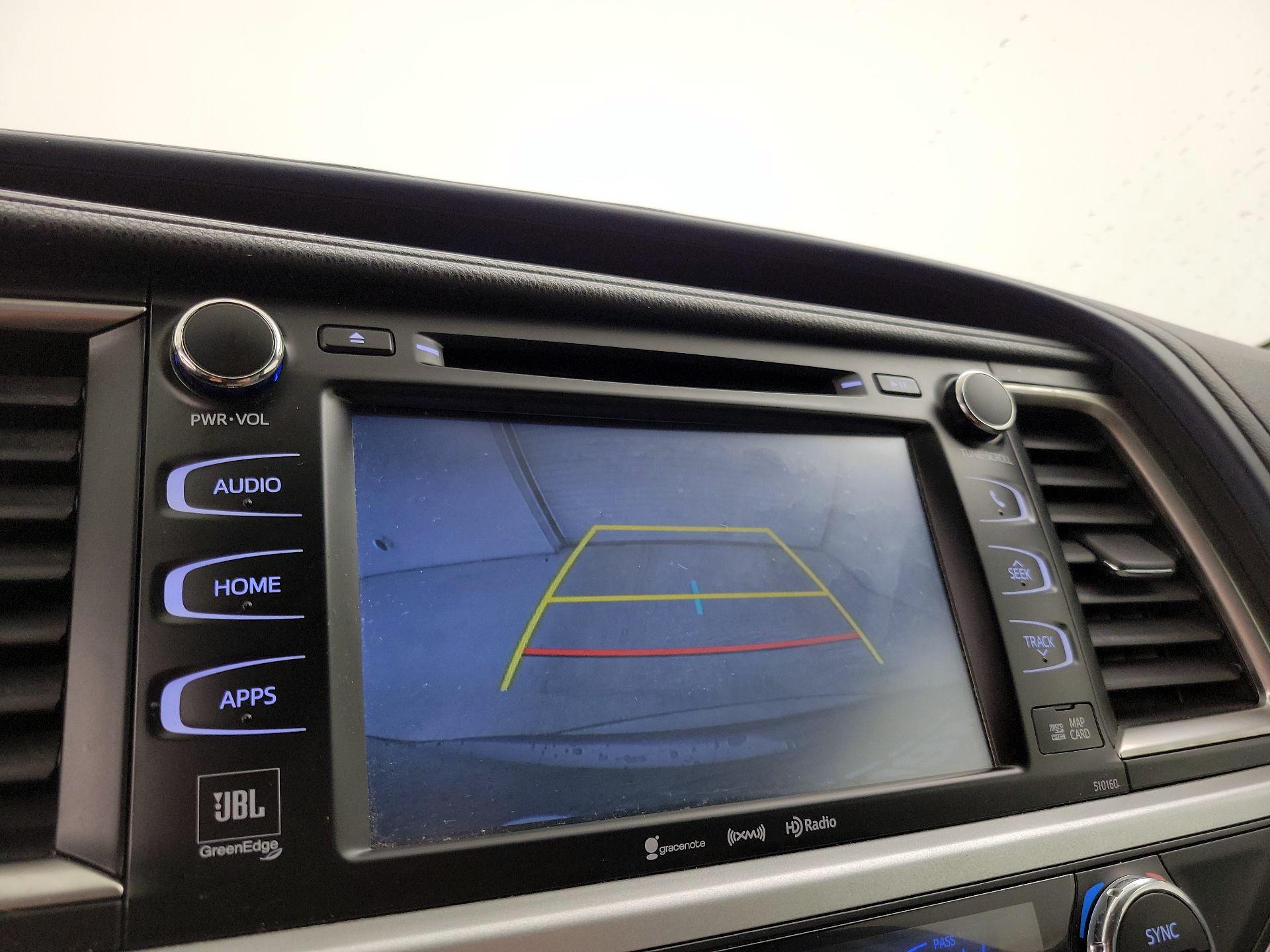 Thumbnail: 2016 Toyota Highlander - 15