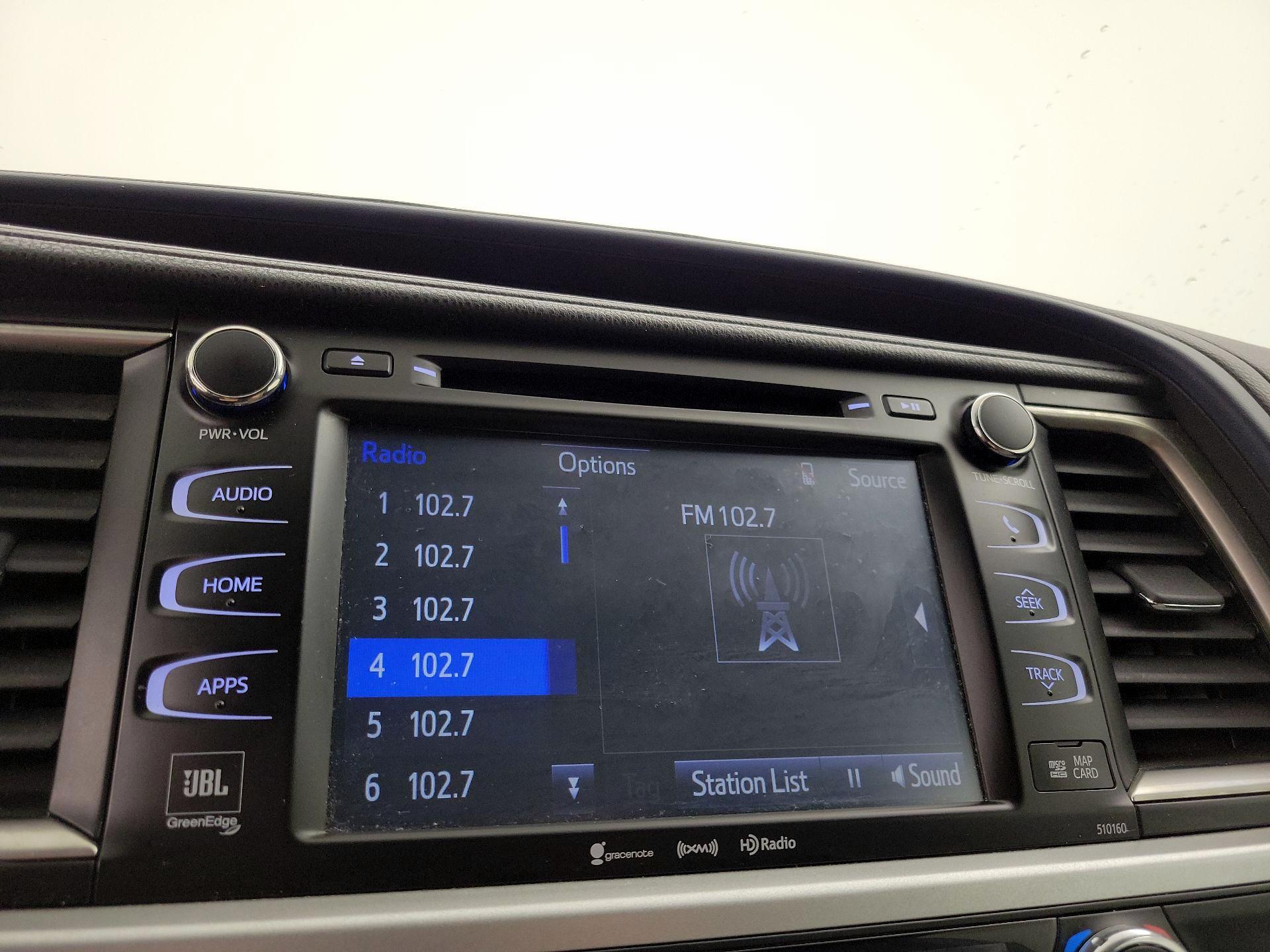 Thumbnail: 2016 Toyota Highlander - 16